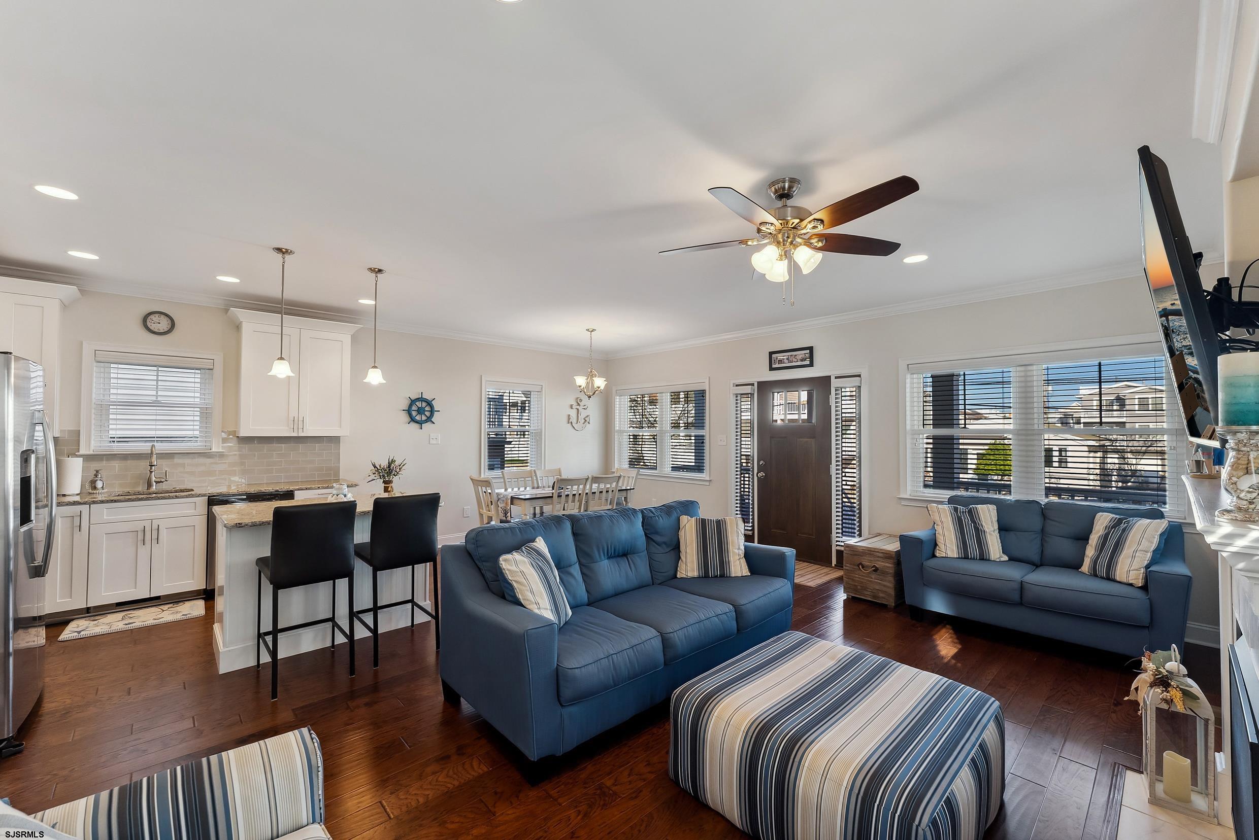 3621 Asbury Ave Unit: 1st Floor