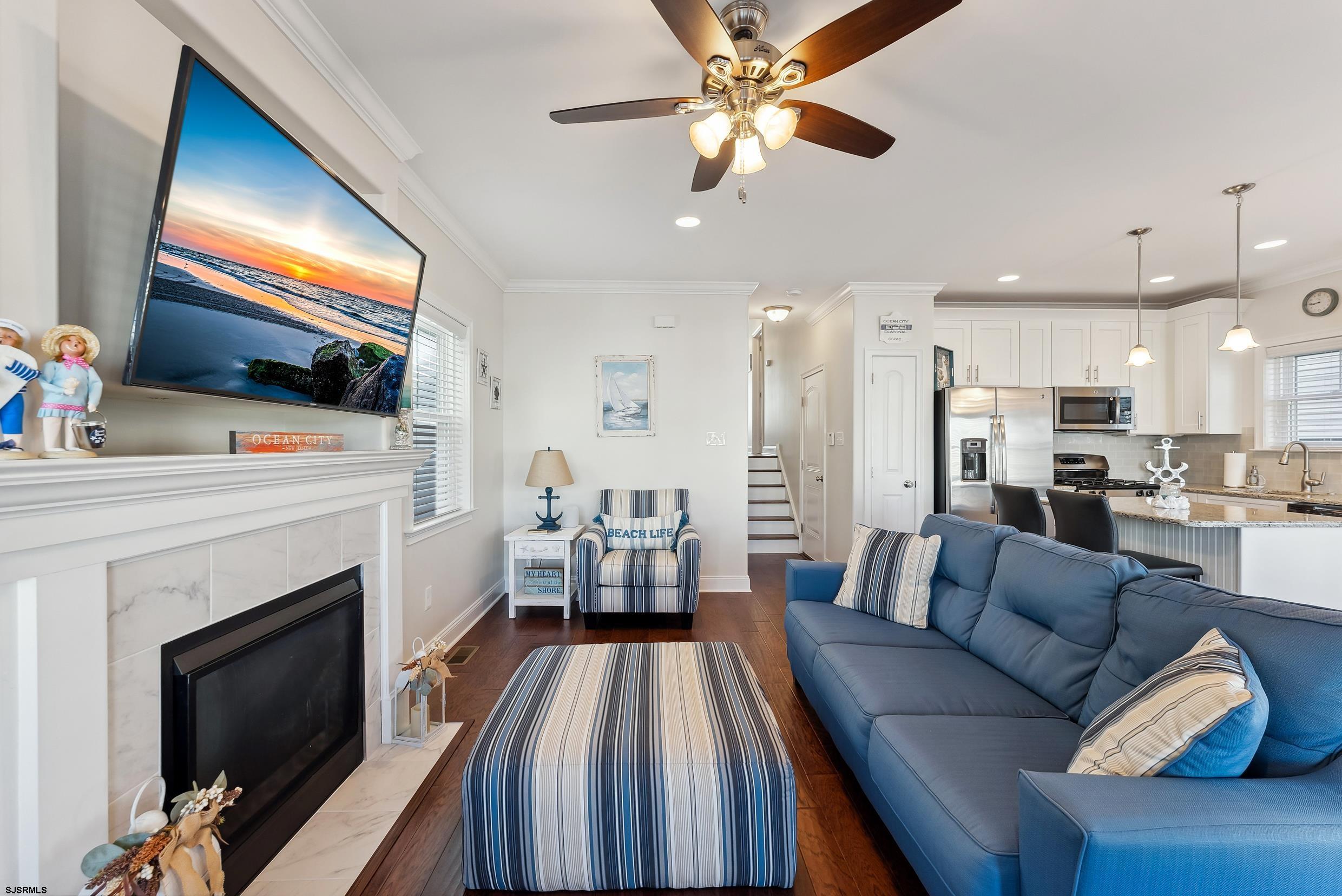 3621 Asbury Ave Unit: 1st Floor
