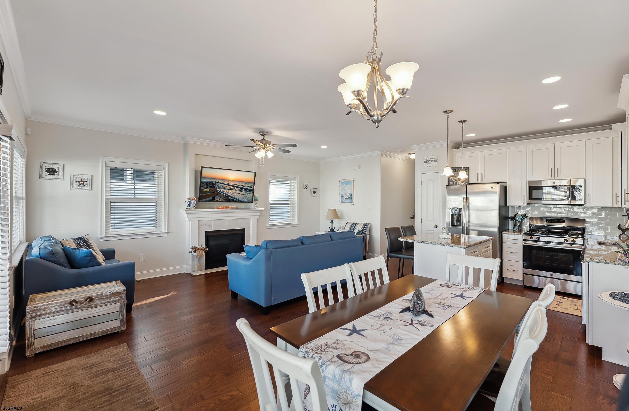 3621 Asbury Ave Unit: 1st Floor