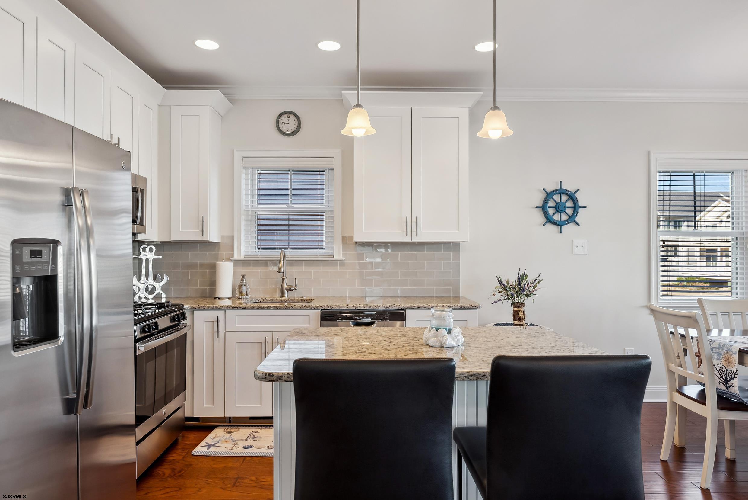3621 Asbury Ave Unit: 1st Floor