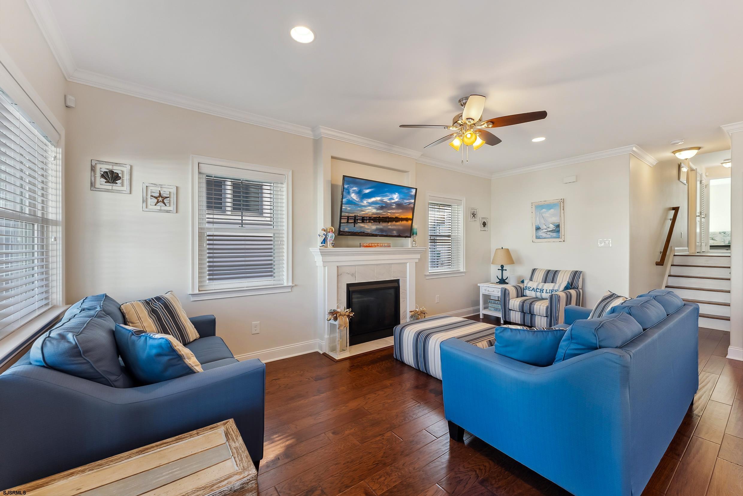 3621 Asbury Ave Unit: 1st Floor