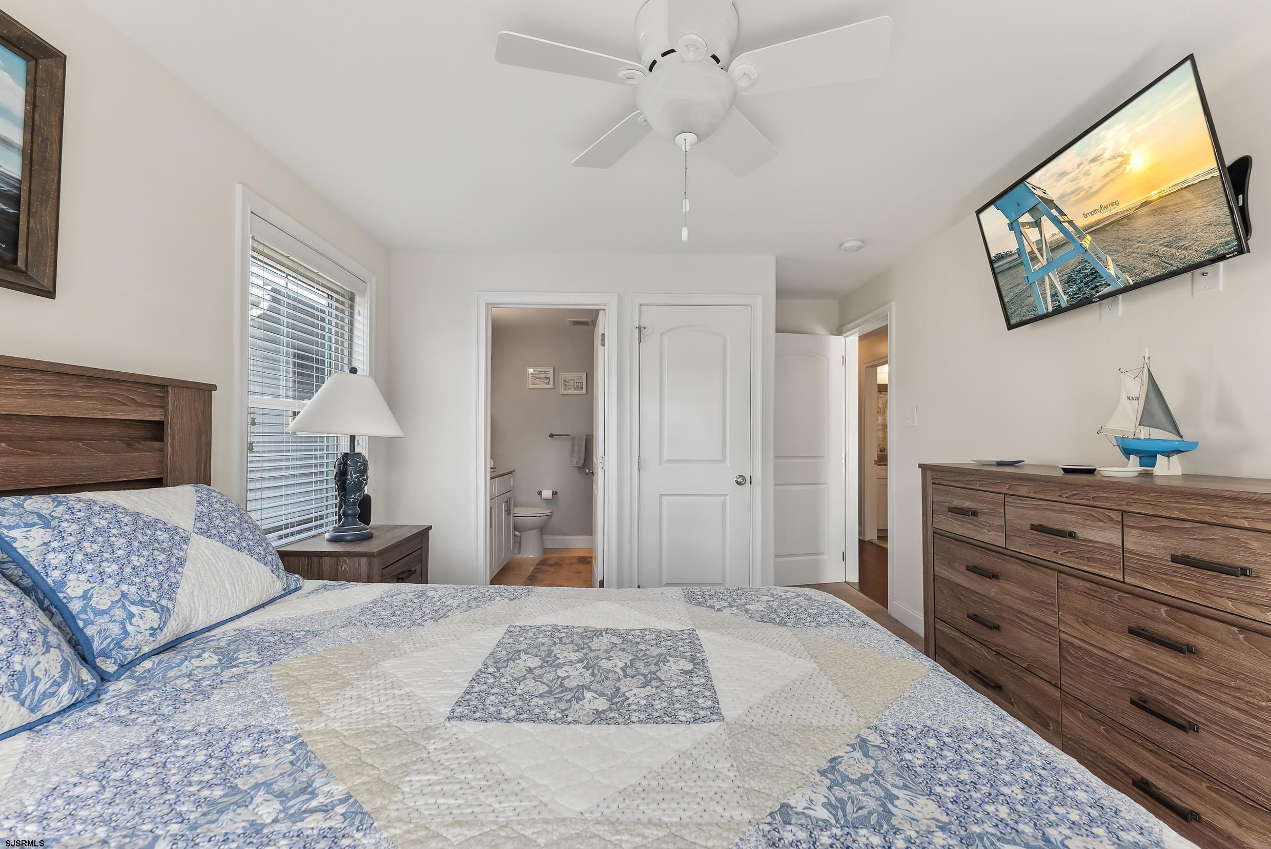 3621 Asbury Ave Unit: 1st Floor