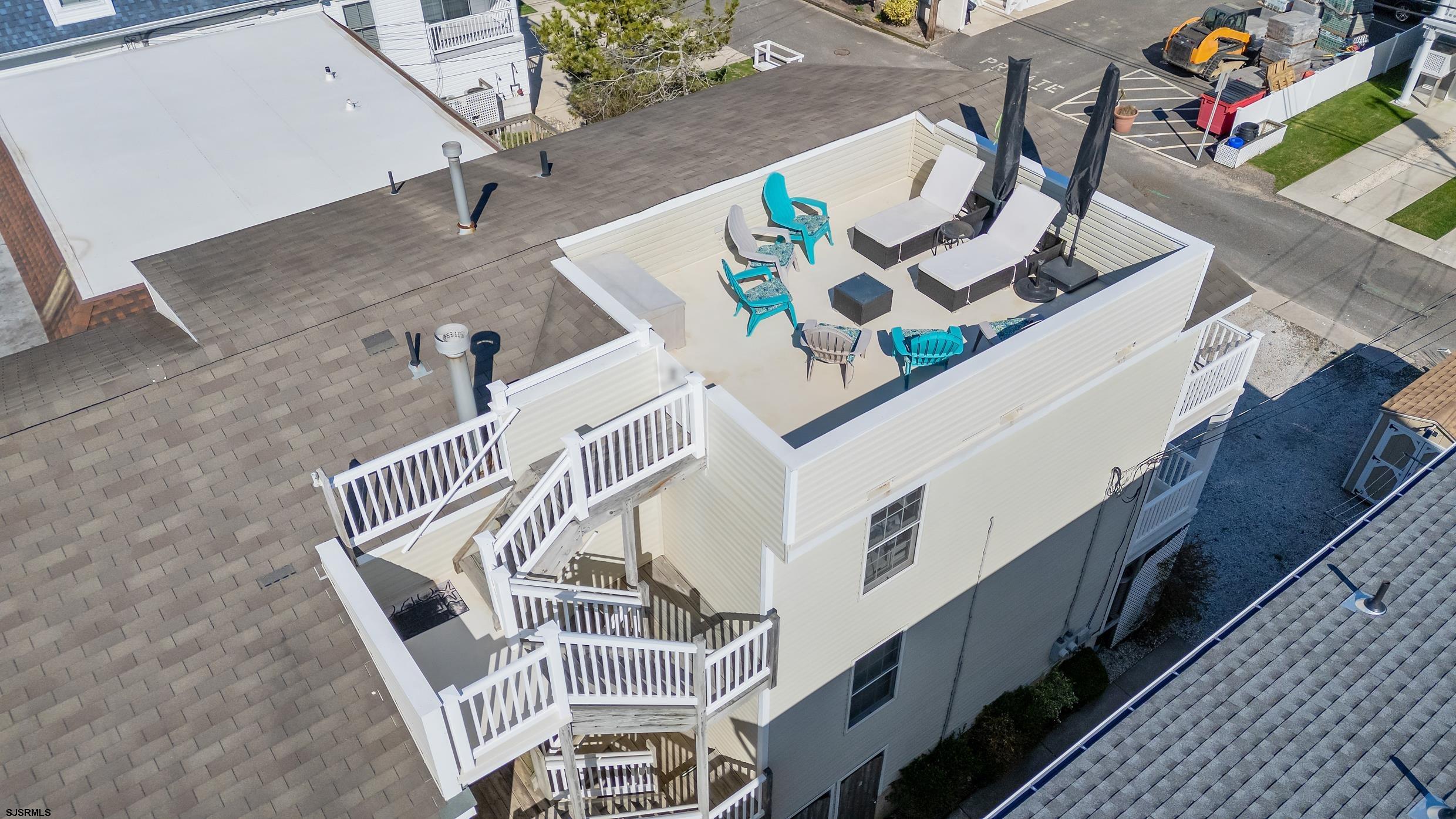 5511 Simpson Ave Unit: 2