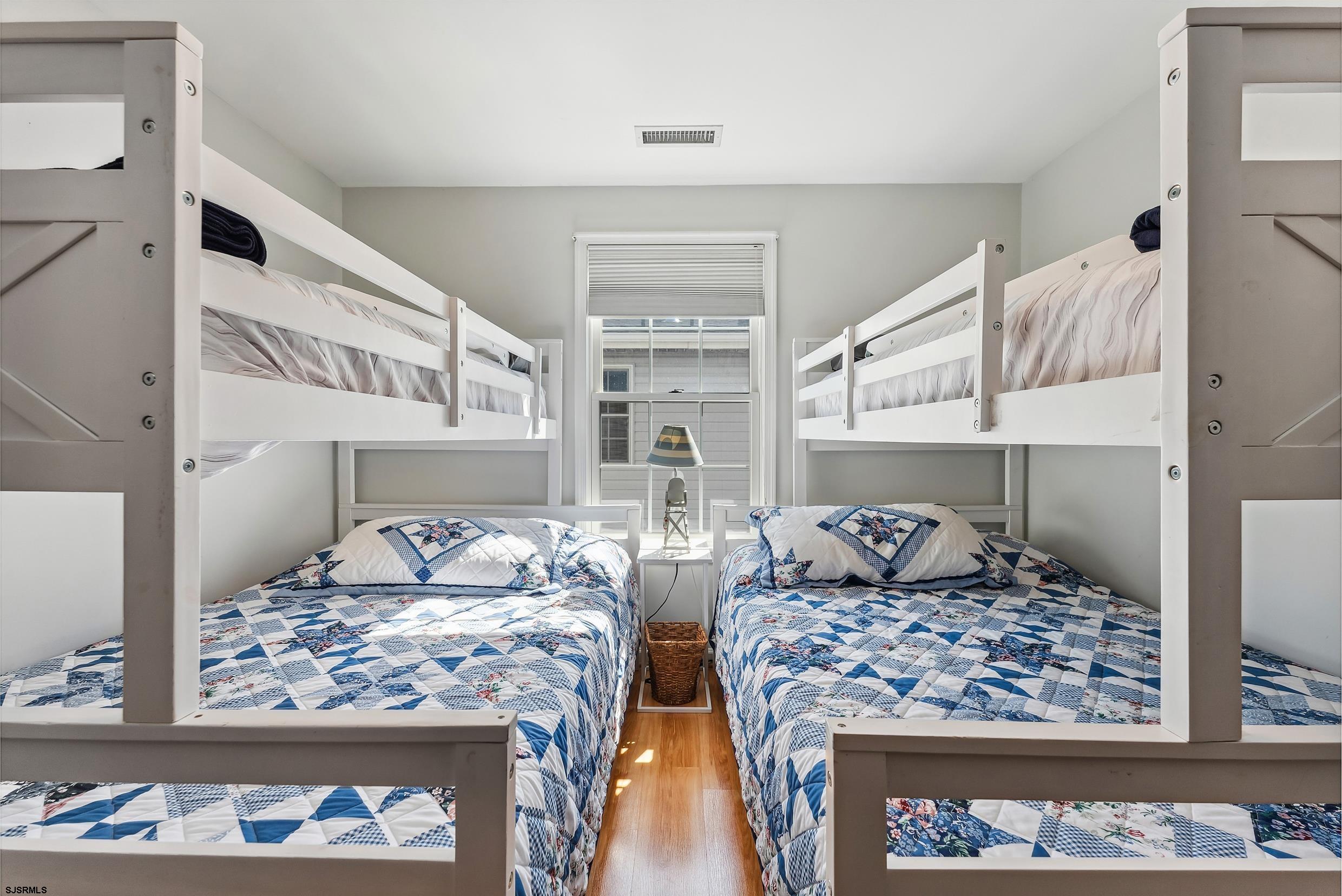 5511 Simpson Ave Unit: 2