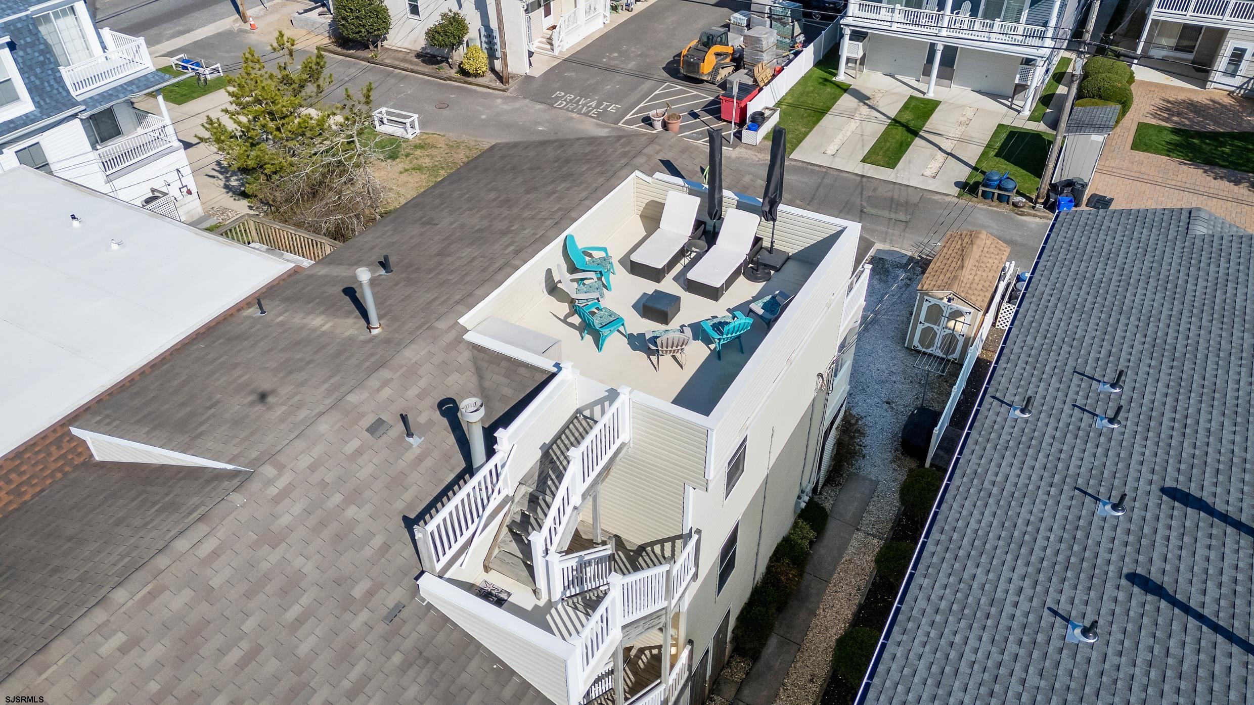 5511 Simpson Ave Unit: 2