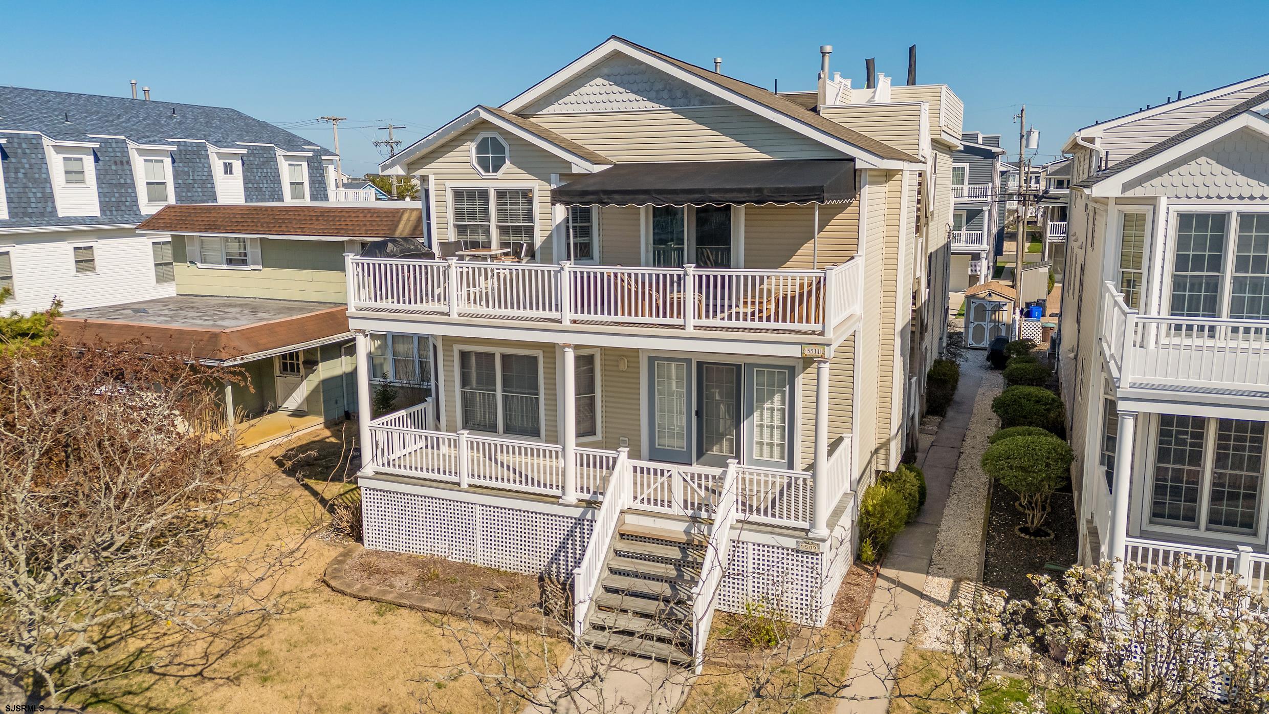 5511 Simpson Ave Unit: 2