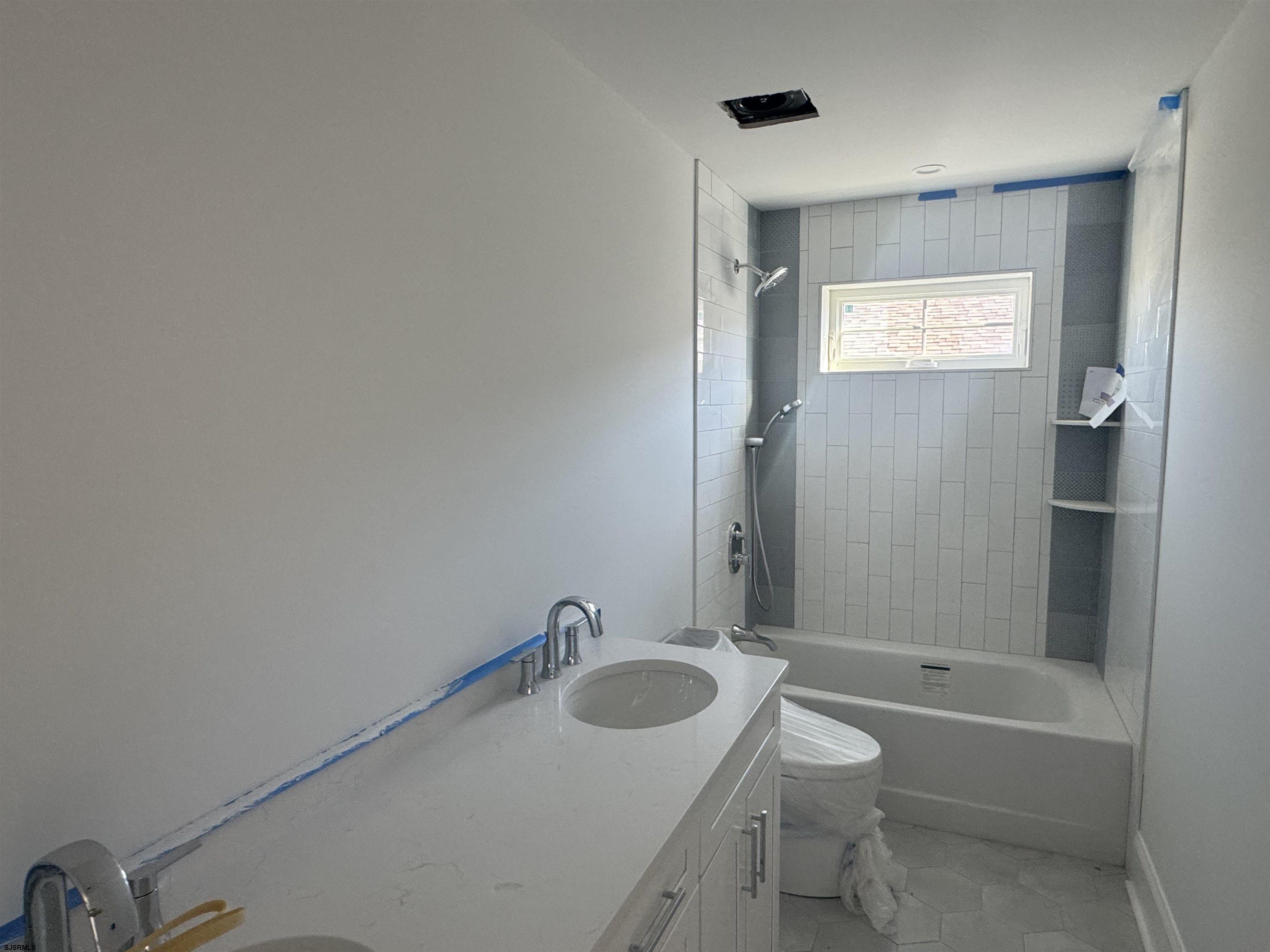 618 Atlantic Ave Unit: 2nd Floor