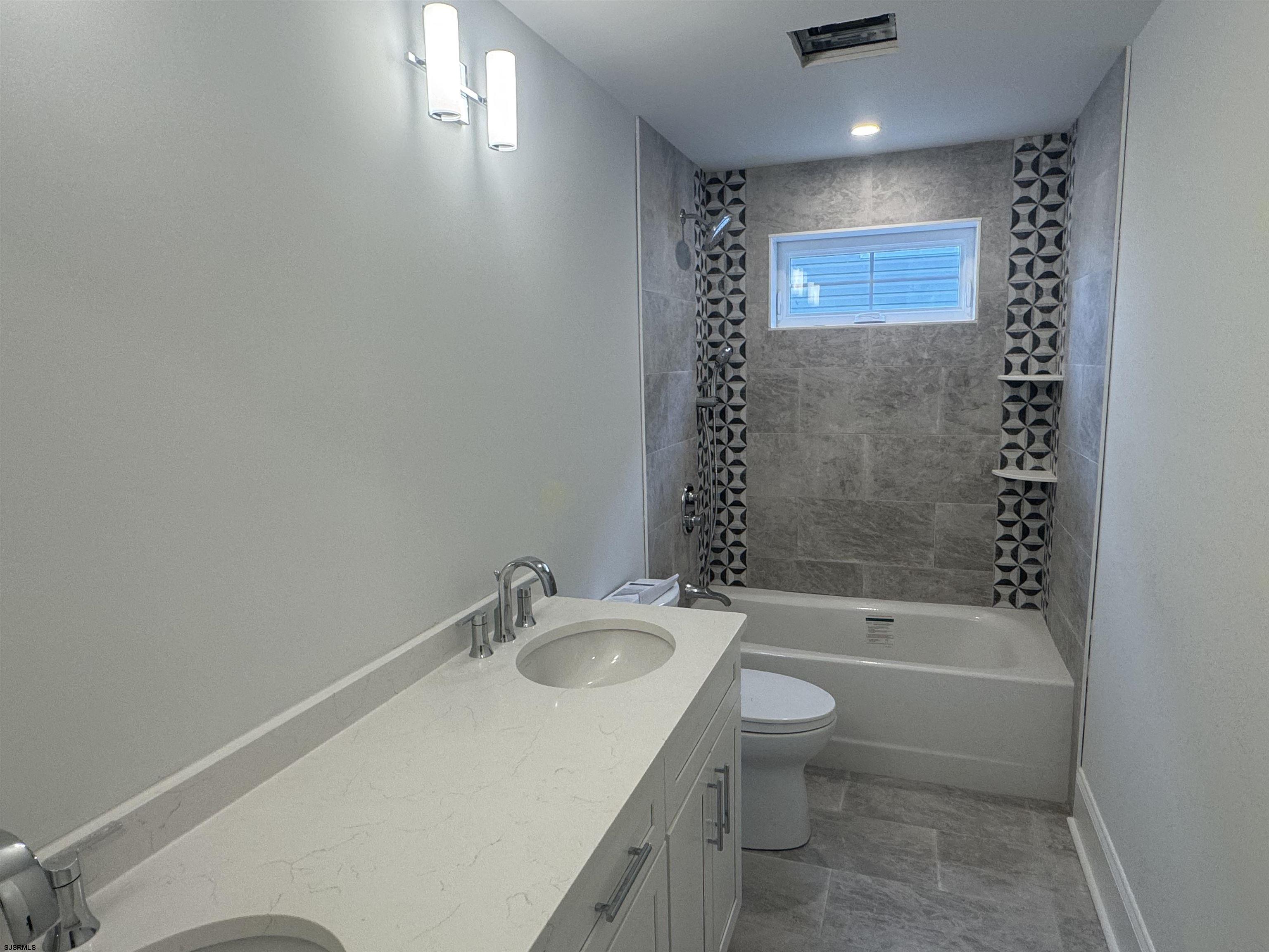 618 Atlantic Ave Unit: 2nd Floor
