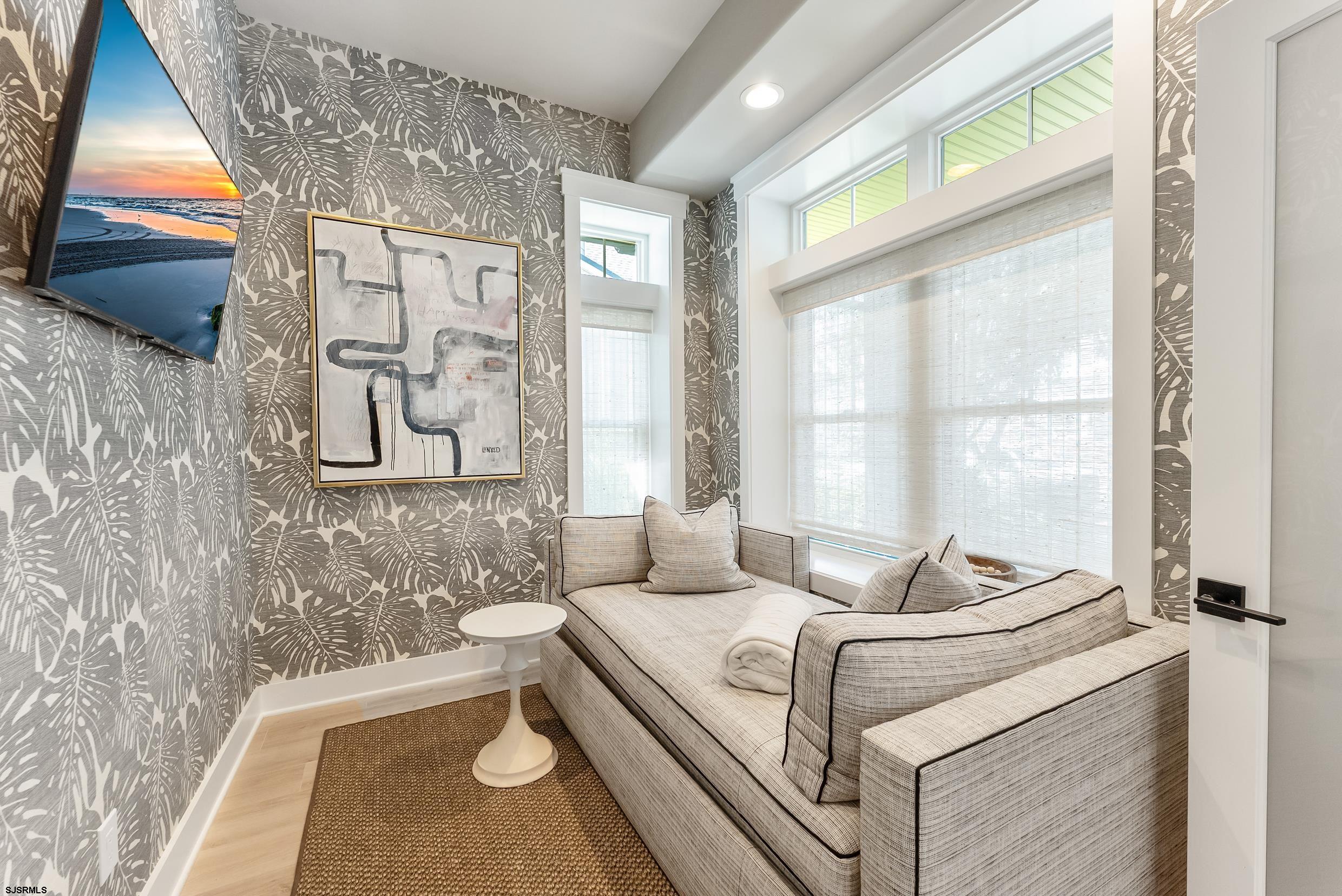2019 Glenwood Dr