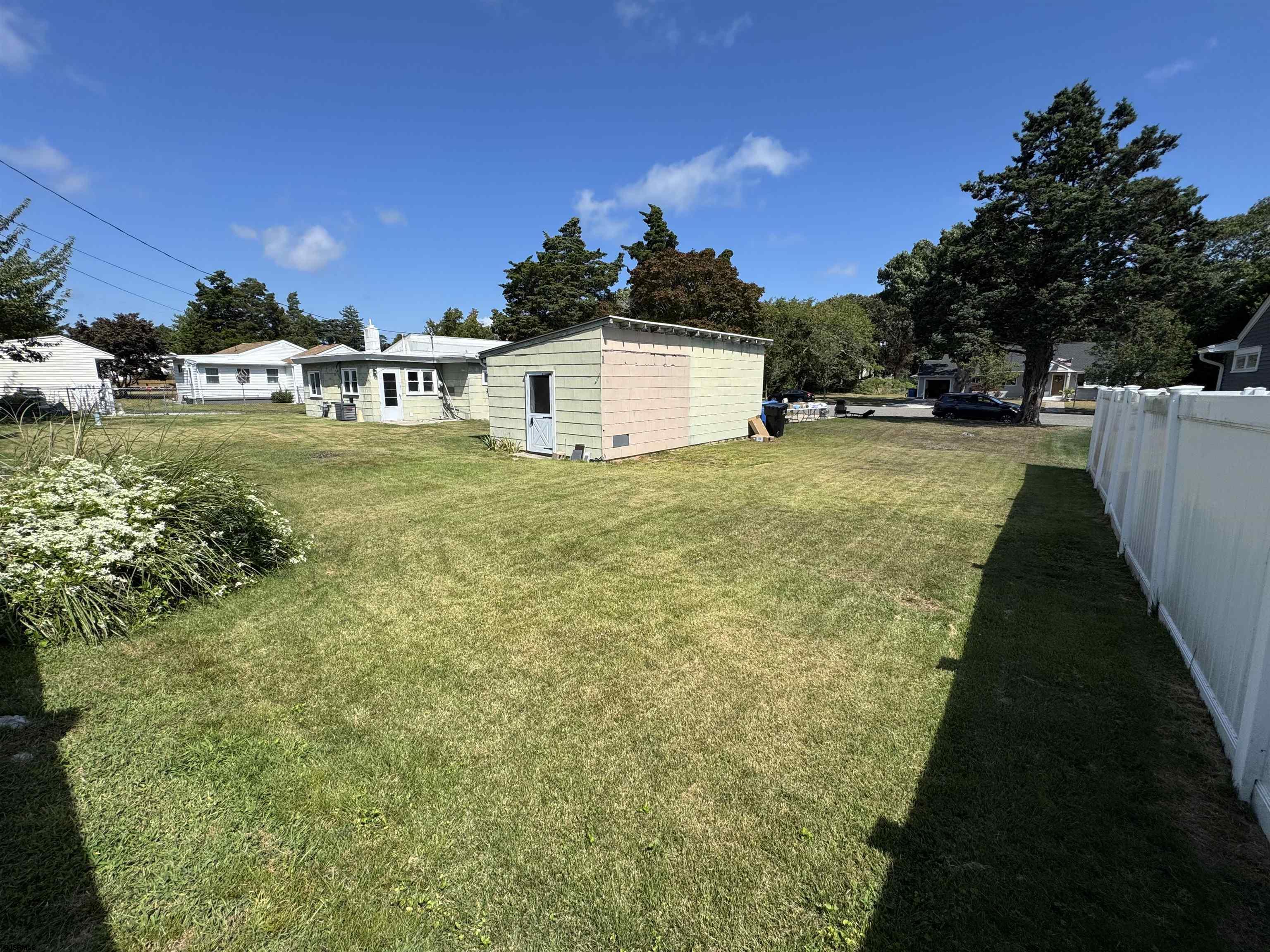 34 E Mapleshade Ln