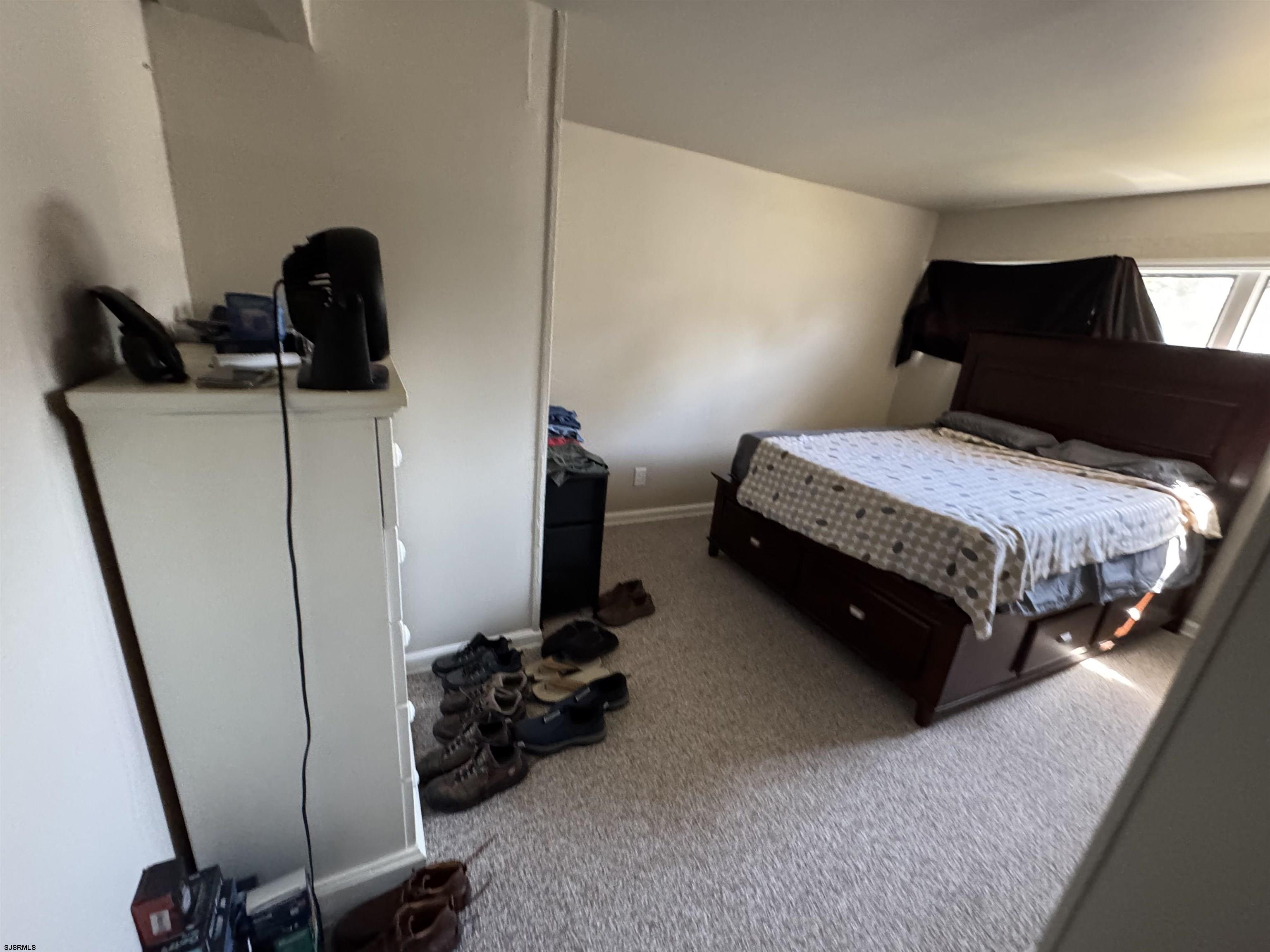 34 E Mapleshade Ln