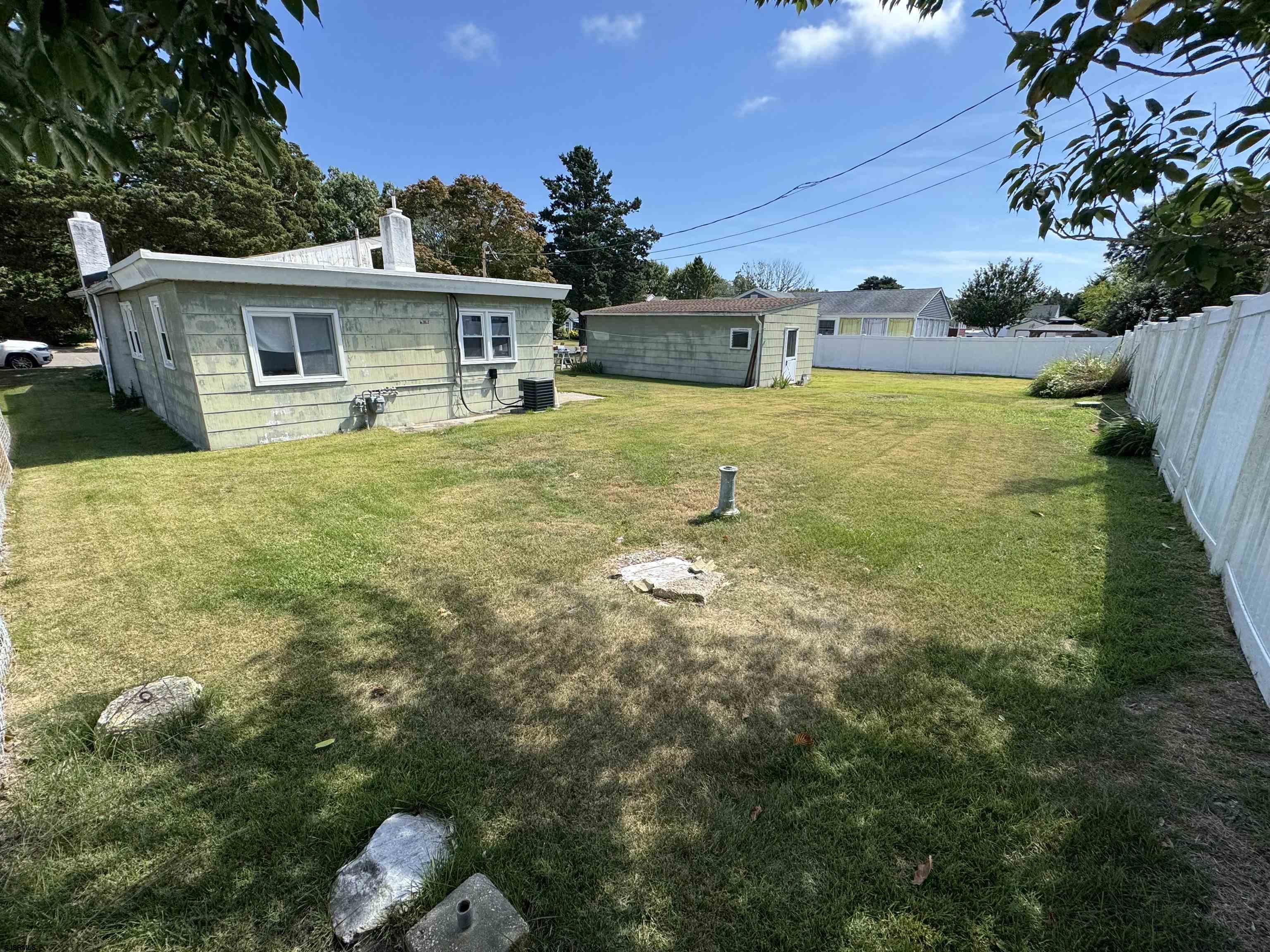 34 E Mapleshade Ln