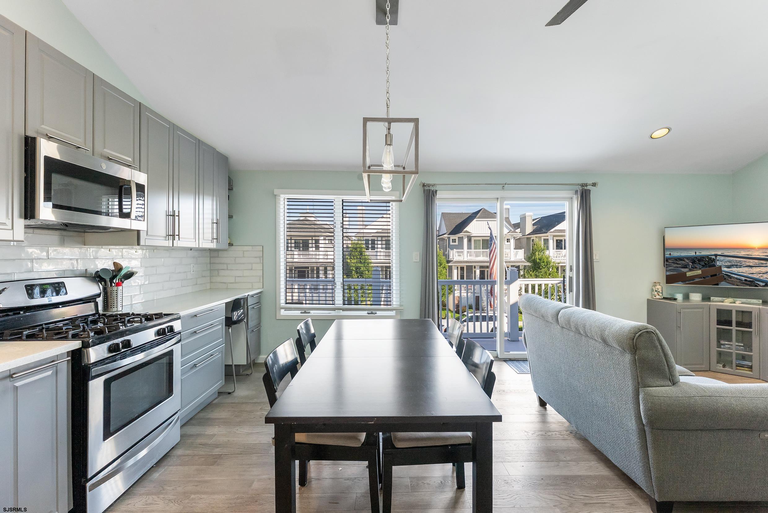 418 Asbury Ave Unit: Unit 2