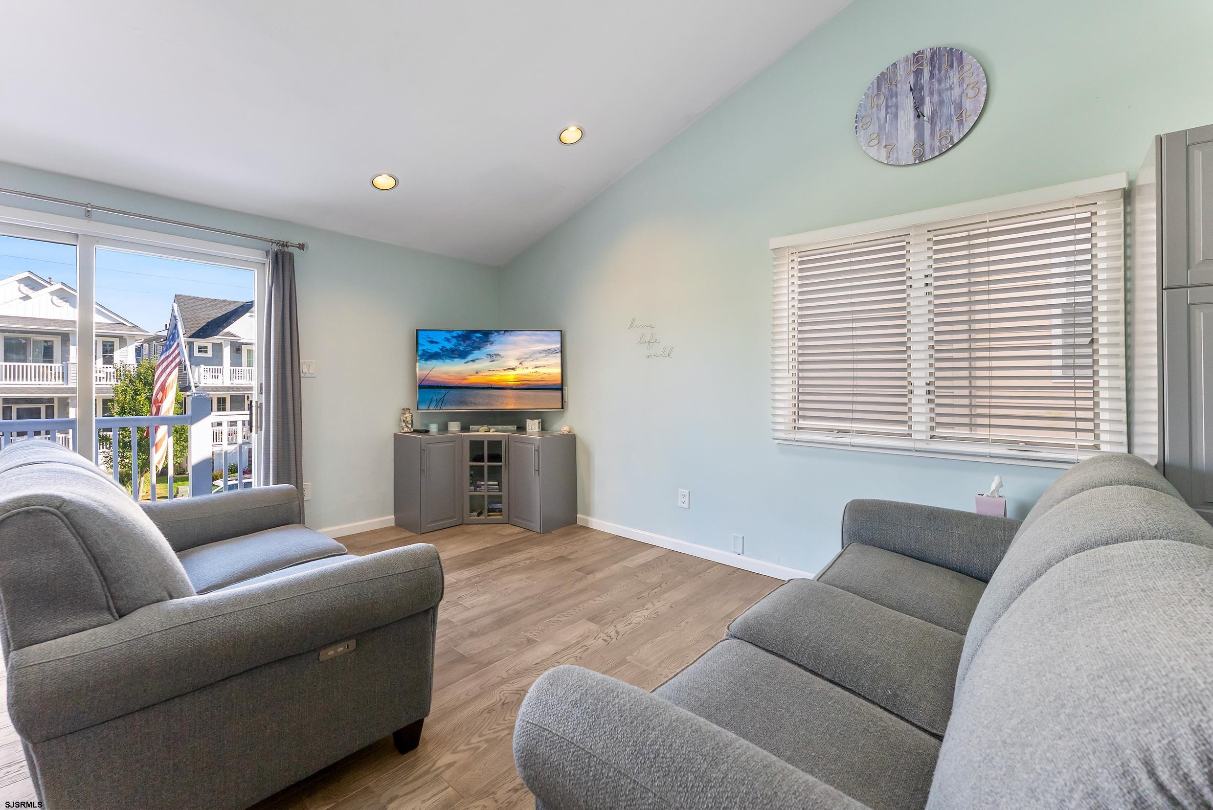 418 Asbury Ave Unit: Unit 2