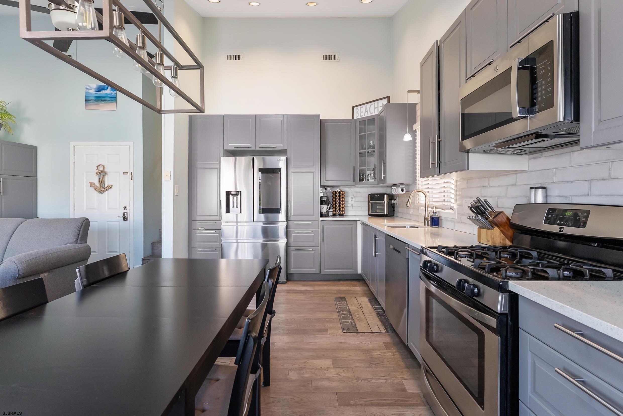 418 Asbury Ave Unit: Unit 2