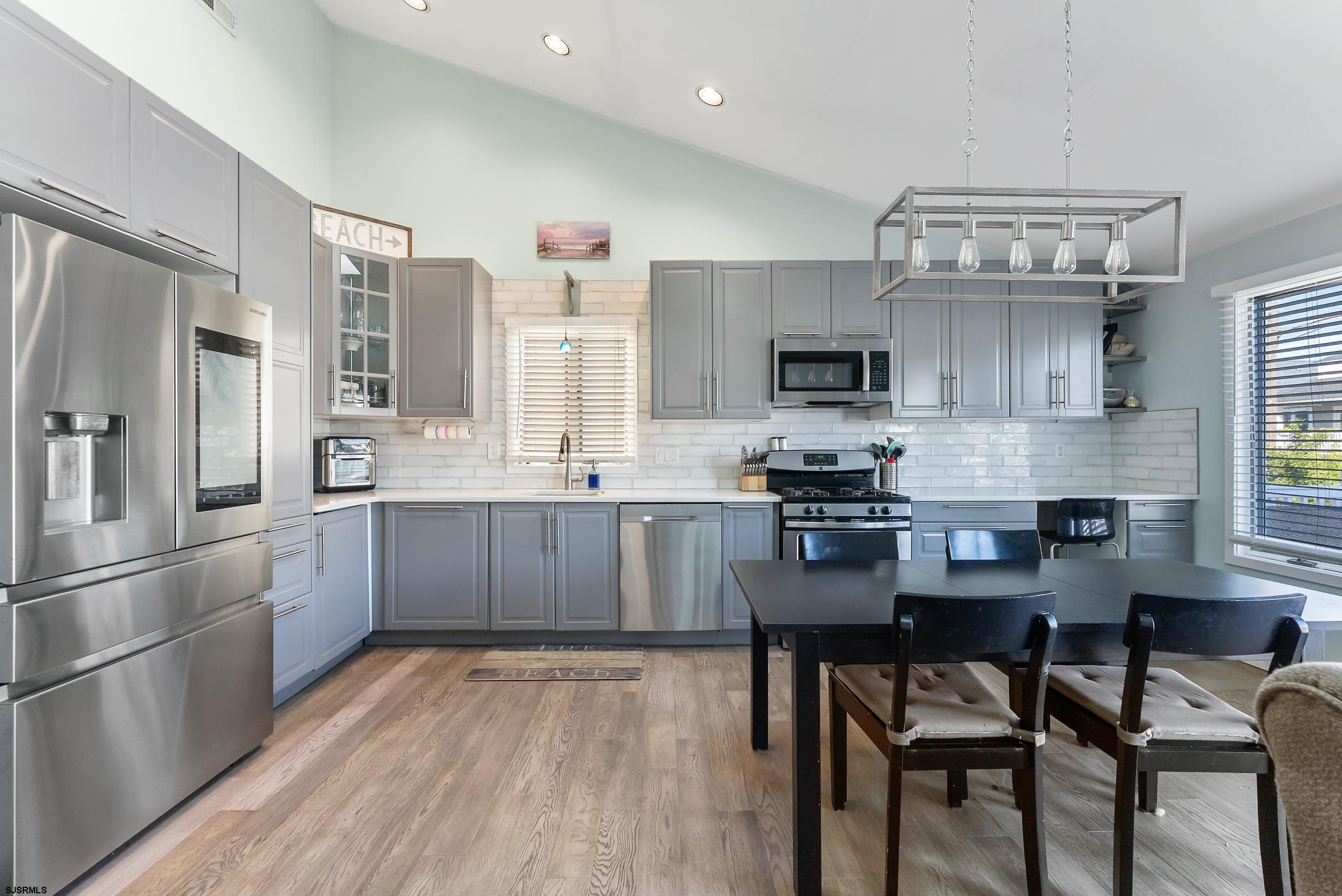 418 Asbury Ave Unit: Unit 2