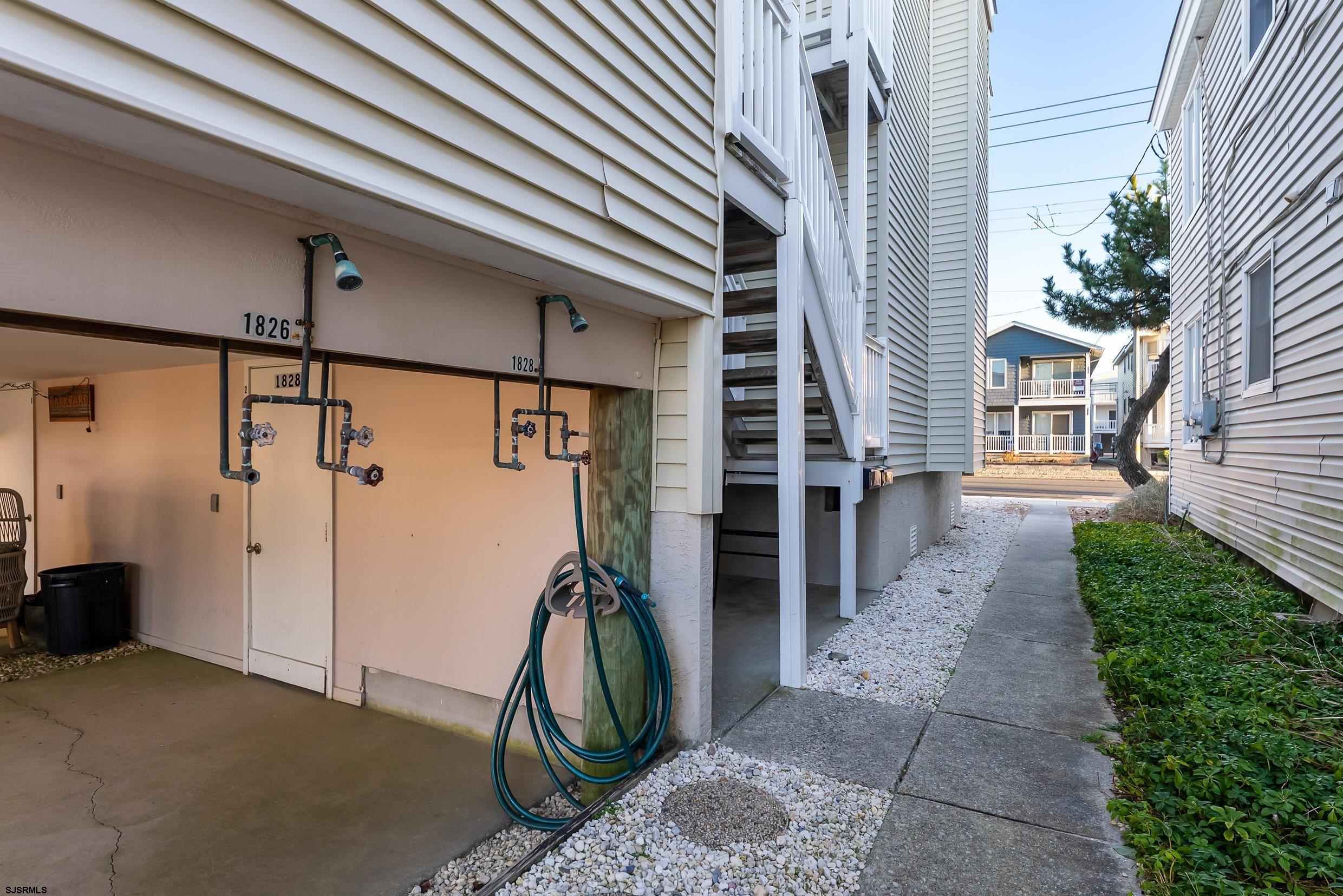 1826 Asbury Ave Unit: 1st Floor