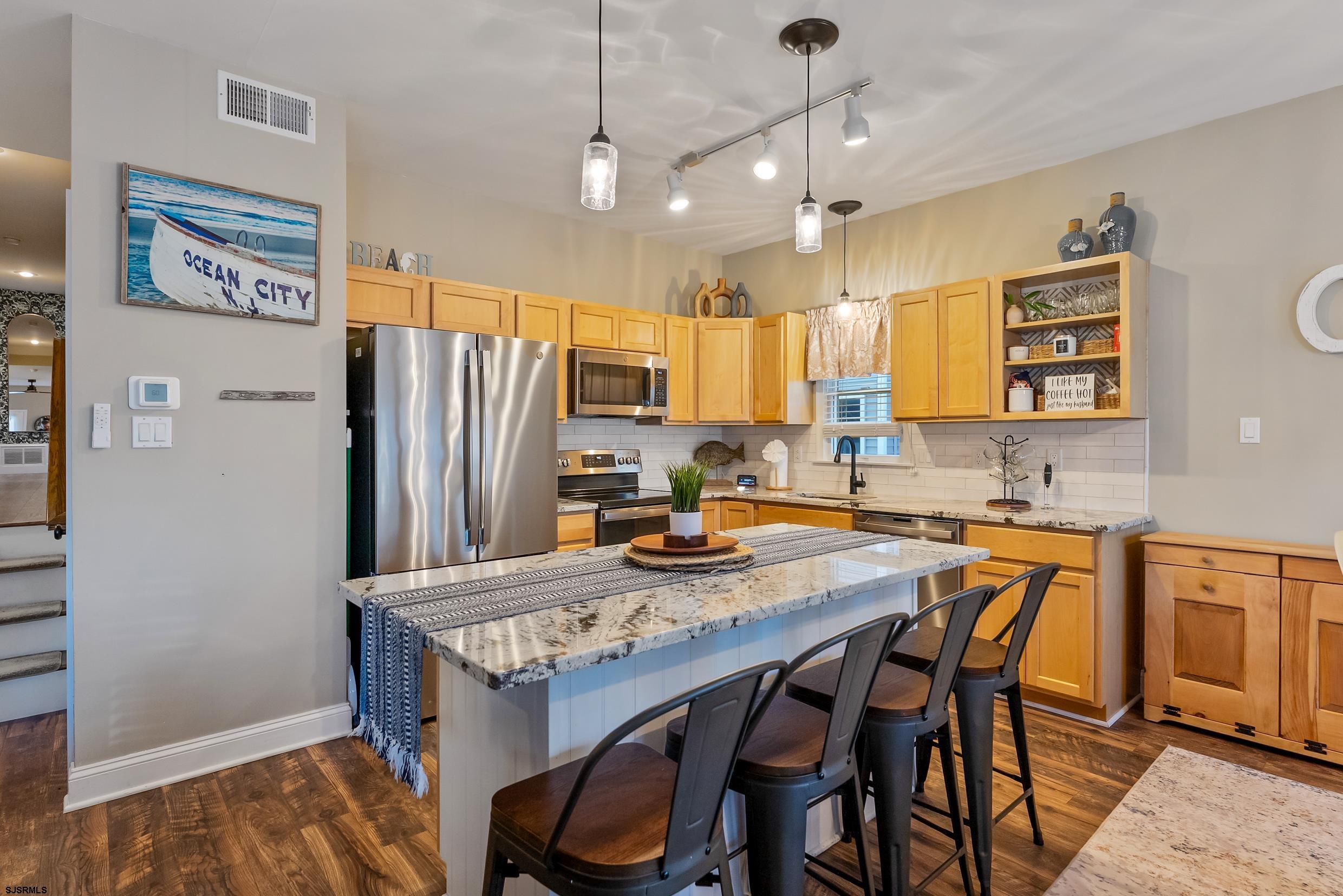 1826 Asbury Ave Unit: 1st Floor