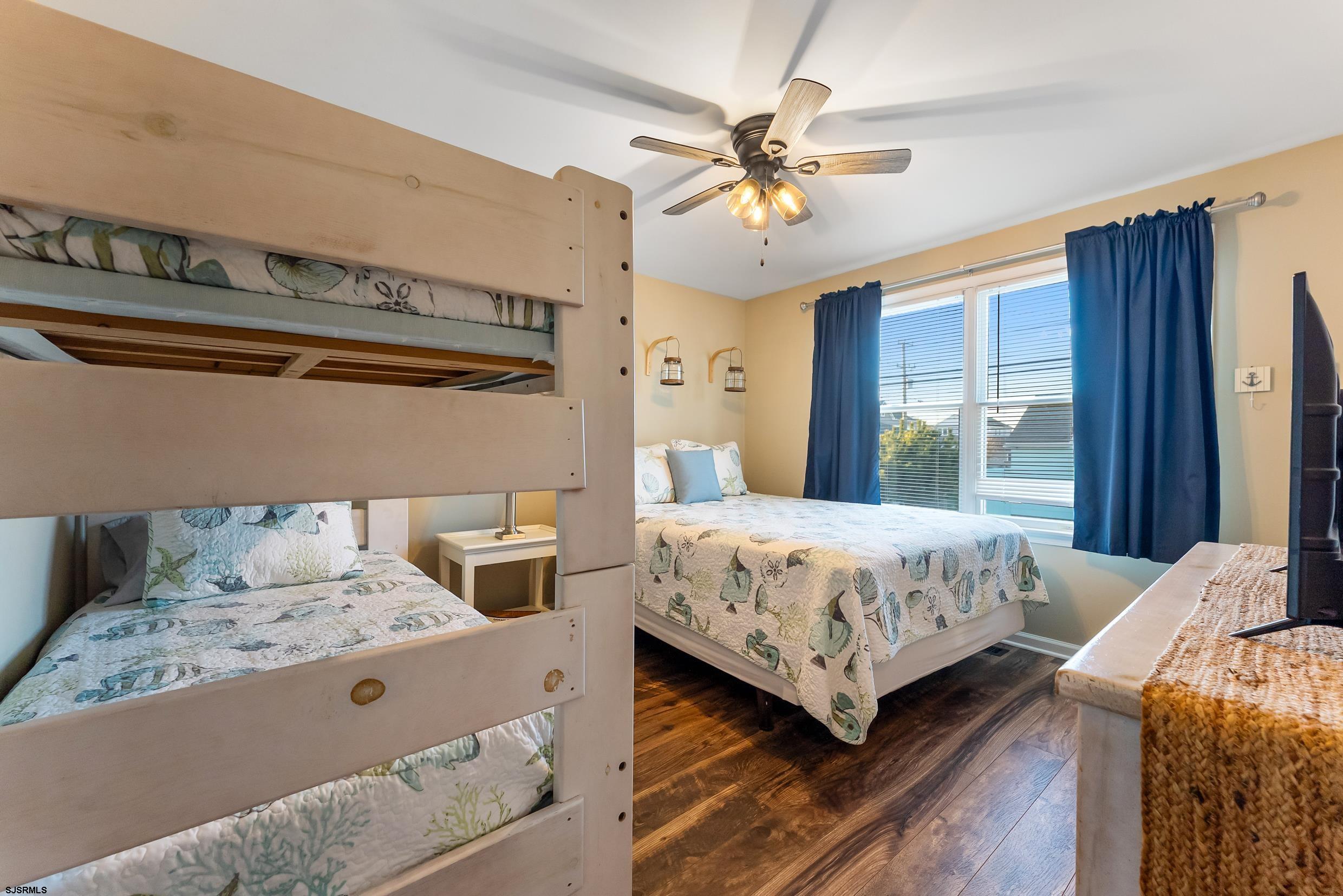 1826 Asbury Ave Unit: 1st Floor