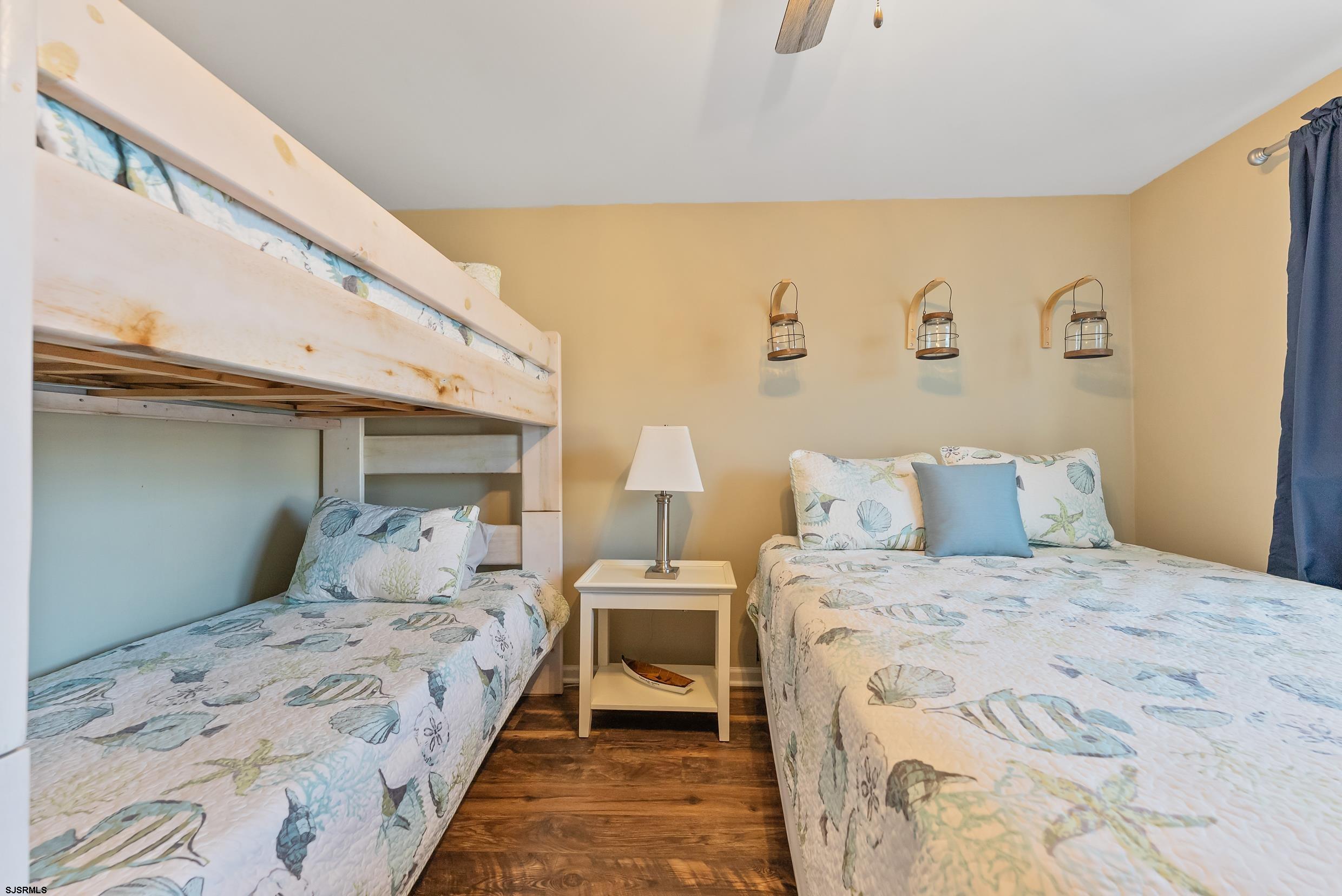 1826 Asbury Ave Unit: 1st Floor