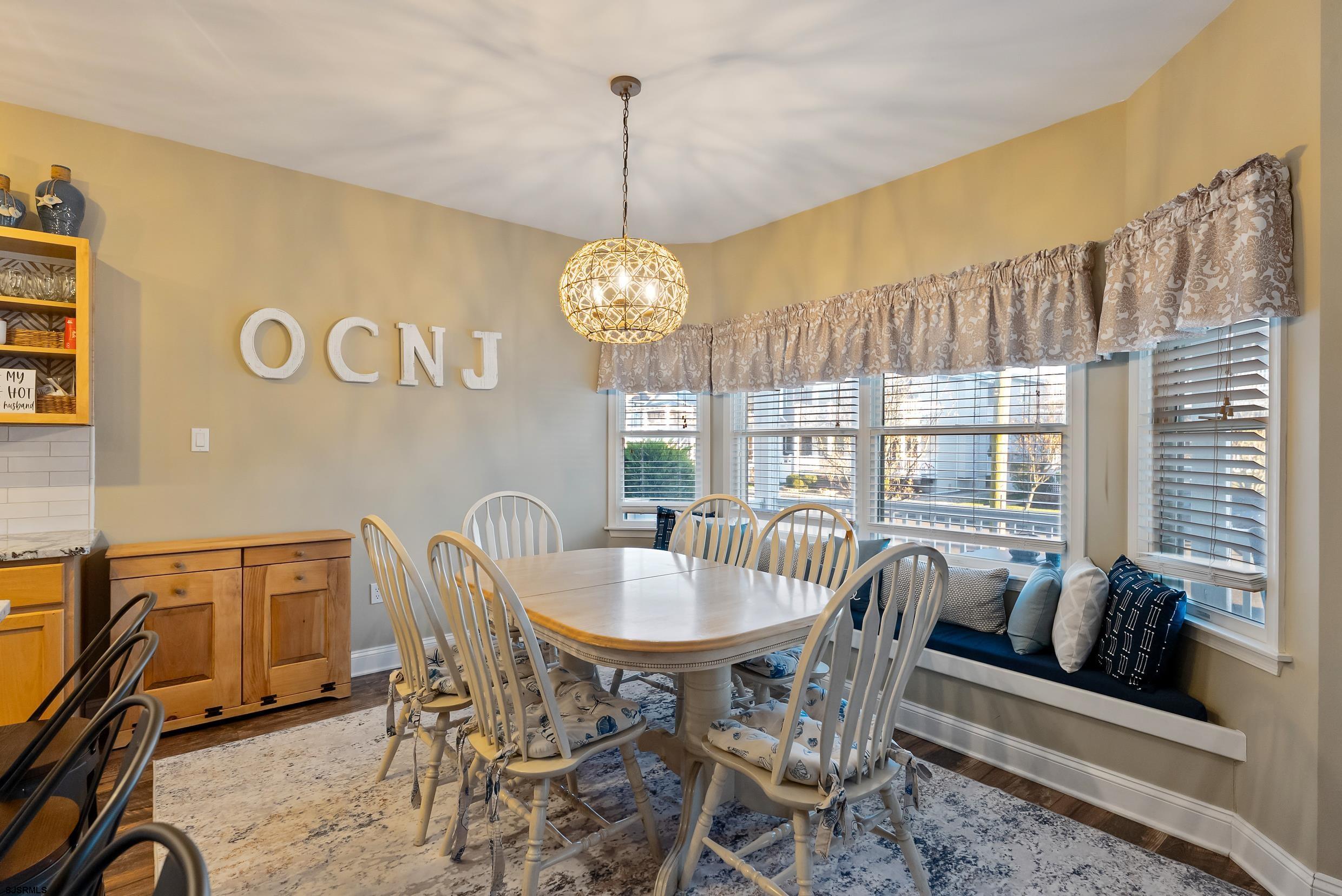 1826 Asbury Ave Unit: 1st Floor