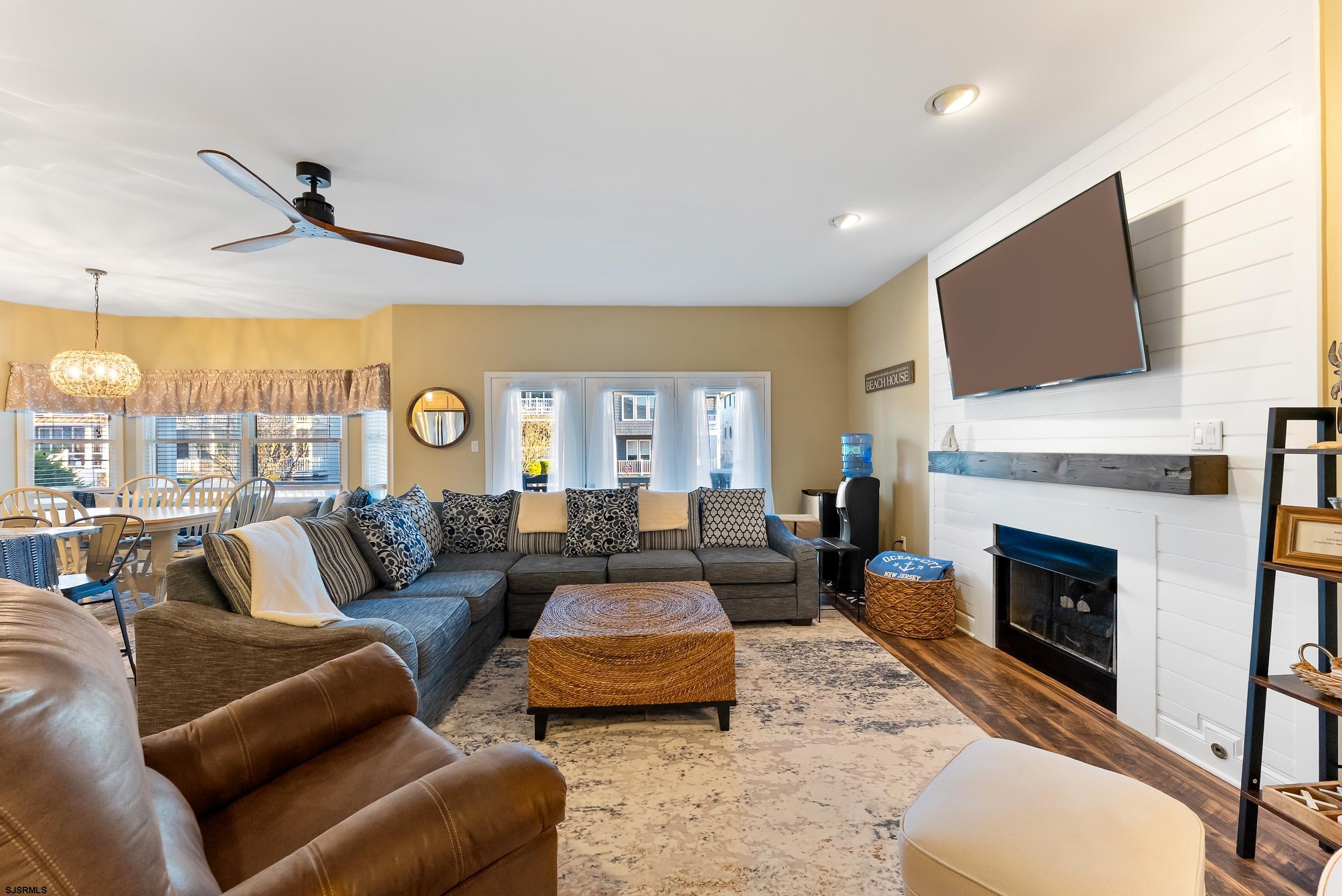 1826 Asbury Ave Unit: 1st Floor