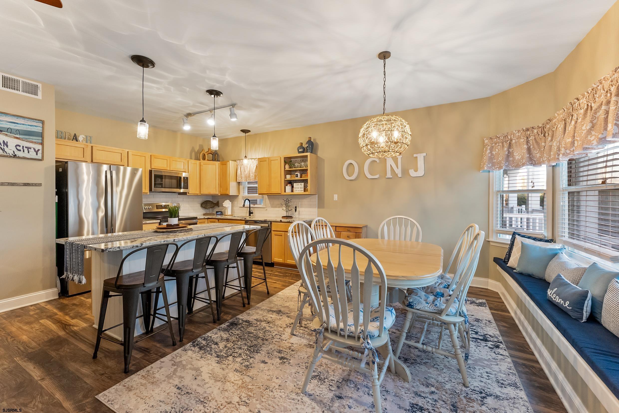 1826 Asbury Ave Unit: 1st Floor