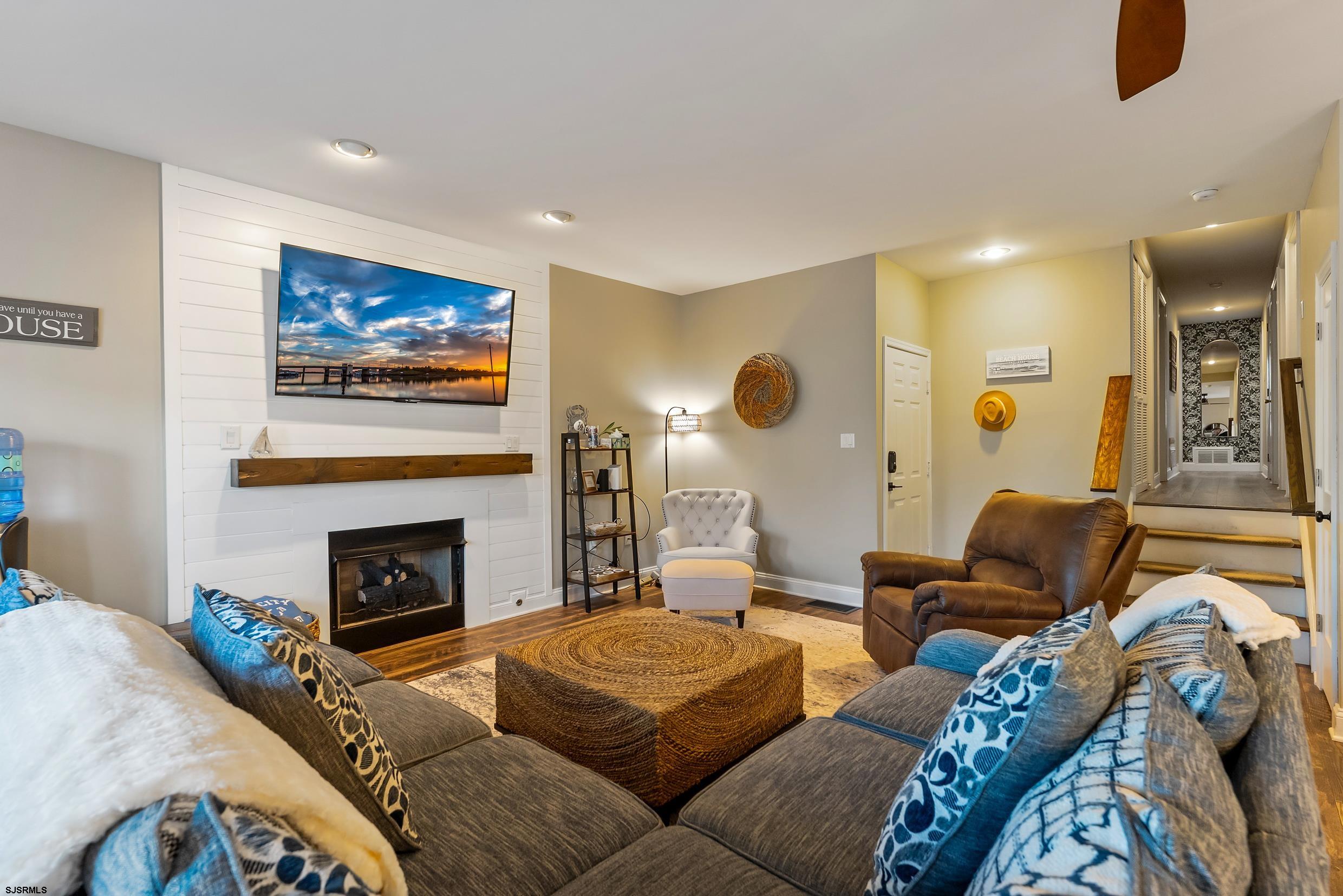 1826 Asbury Ave Unit: 1st Floor