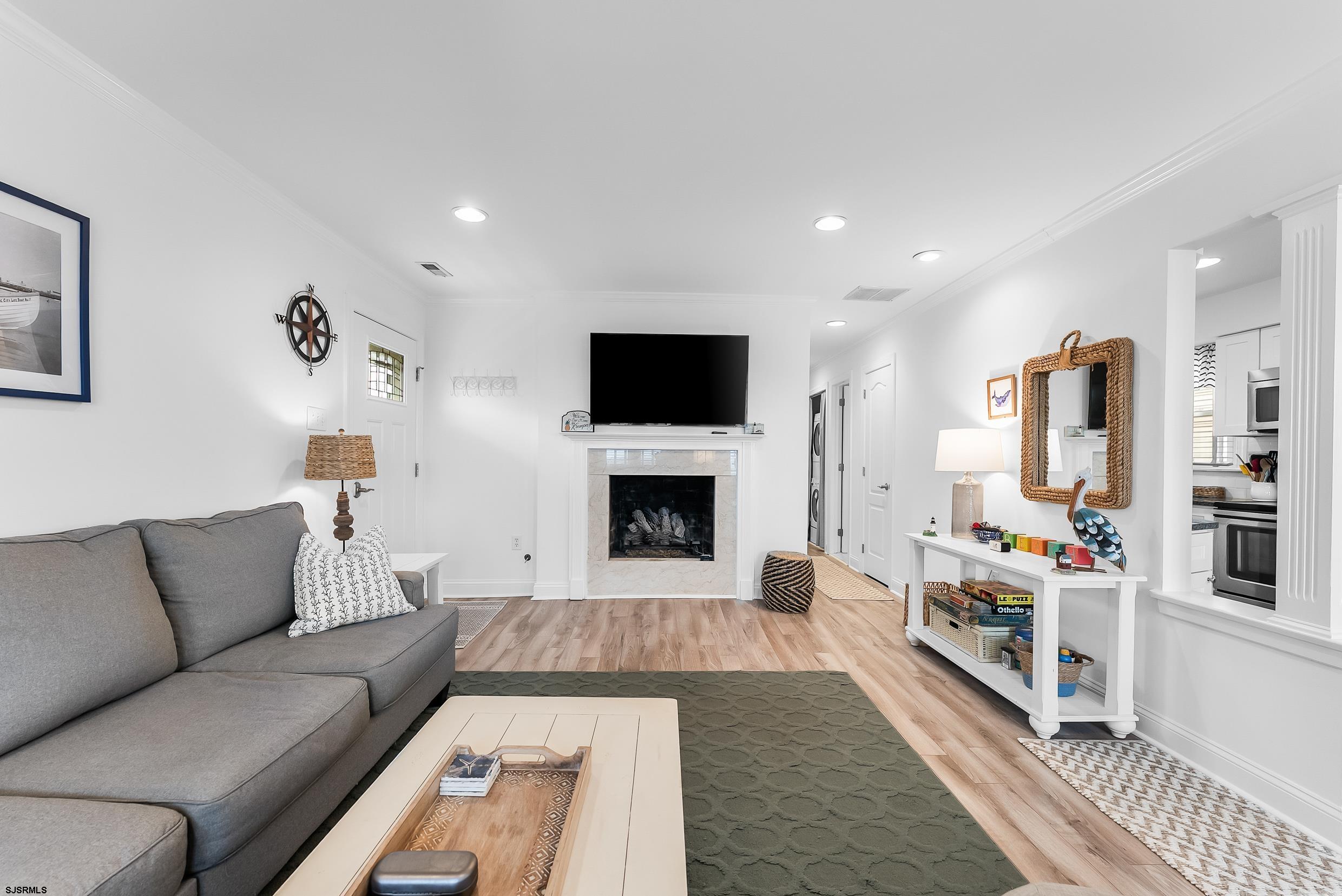 3955 West Ave Unit: 2nd Fl