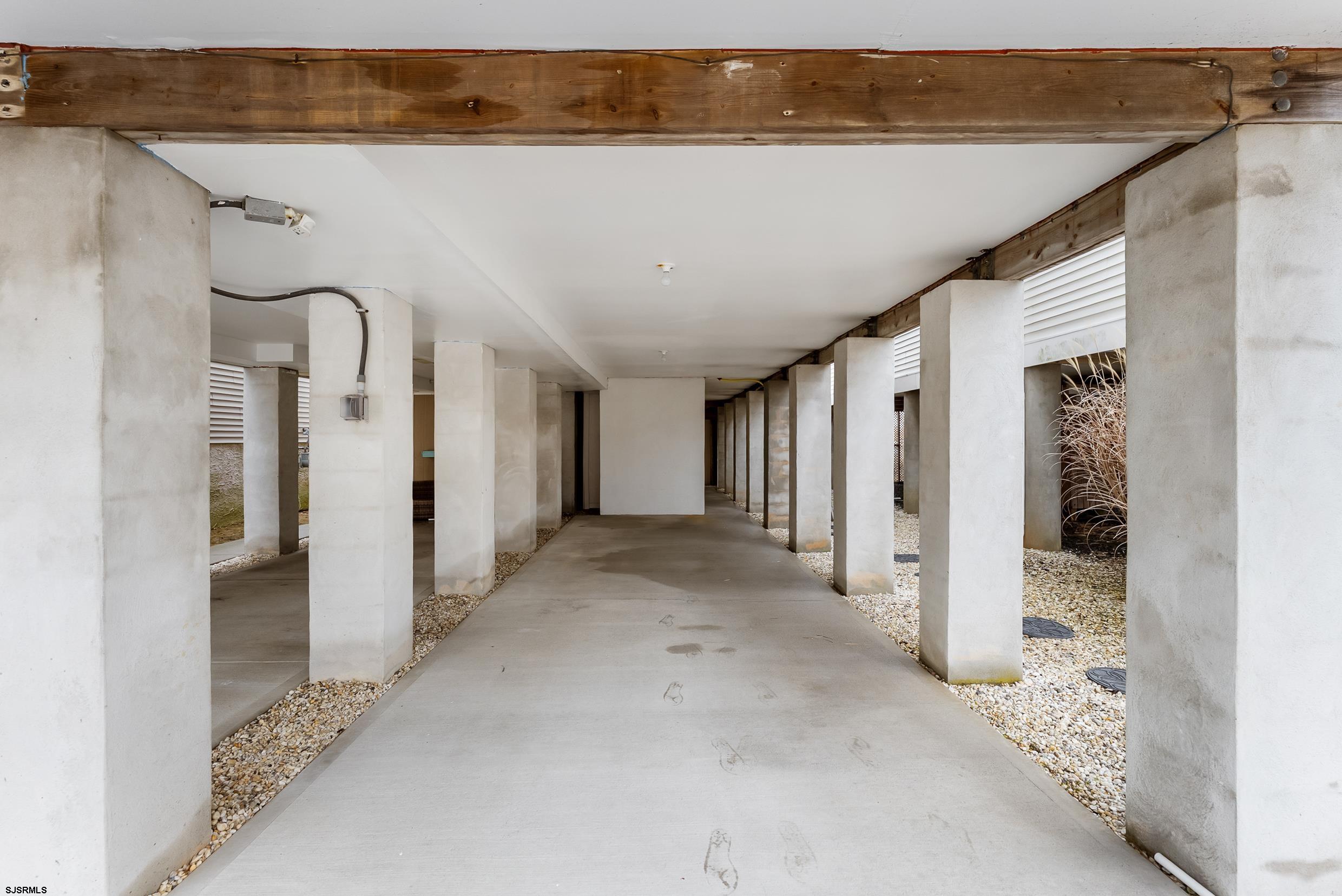 3955 West Ave Unit: 2nd Fl