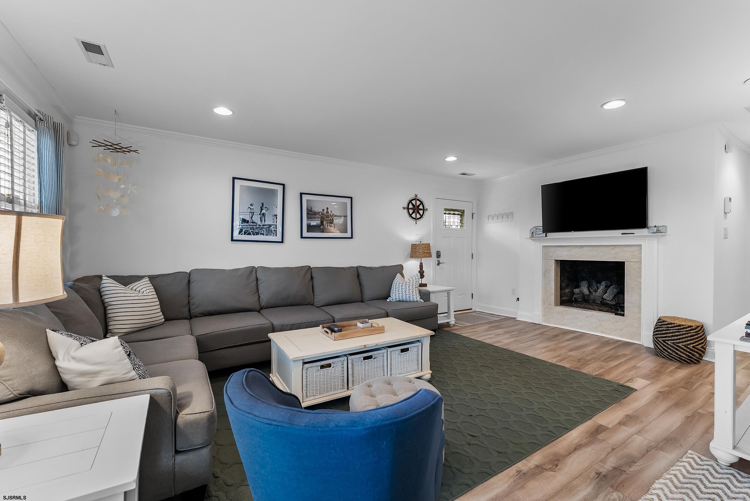 3955 West Ave Unit: 2nd Fl