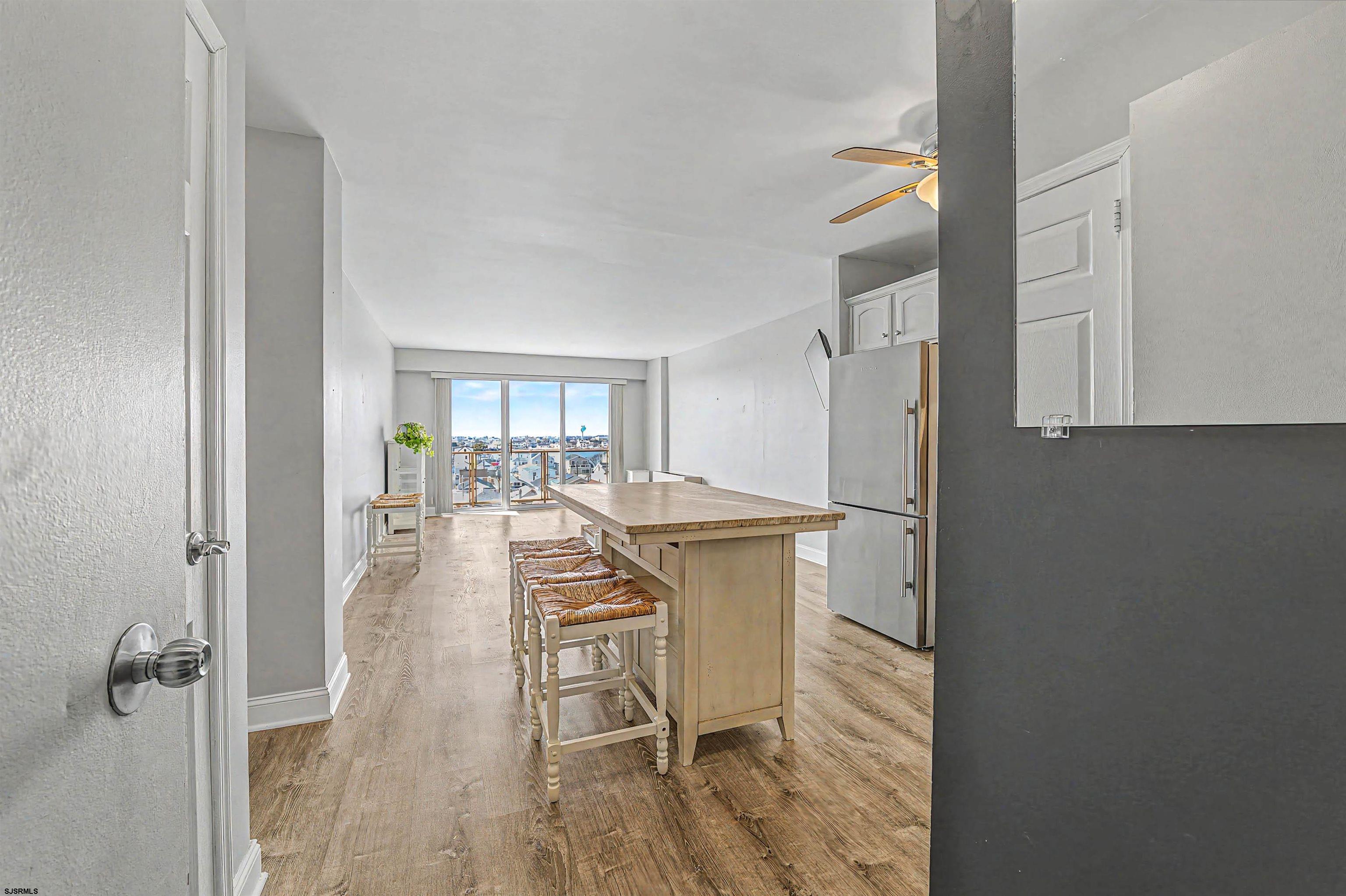 6101 Monmouth Ave Unit: 703