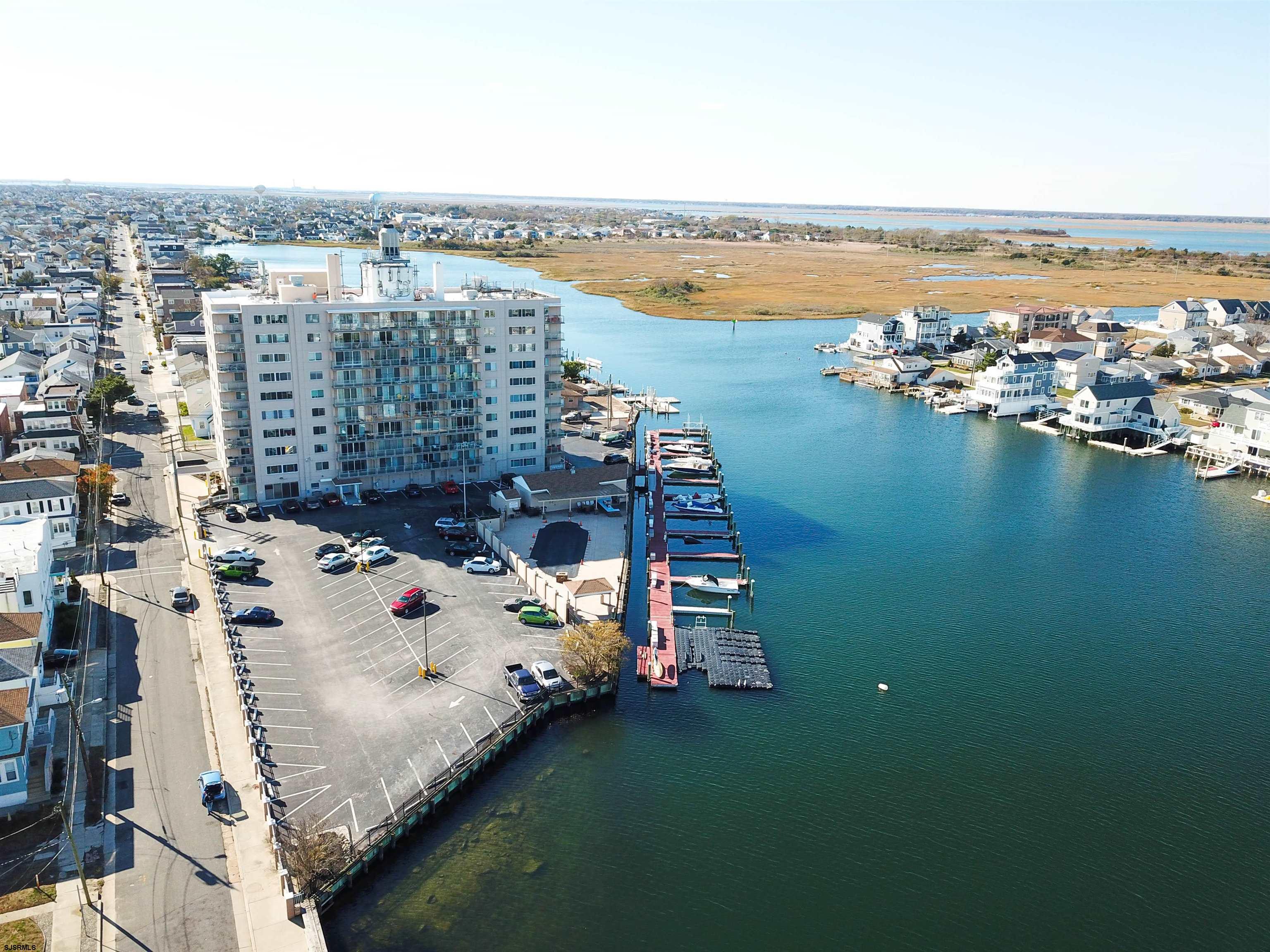 6101 Monmouth Ave Unit: 703