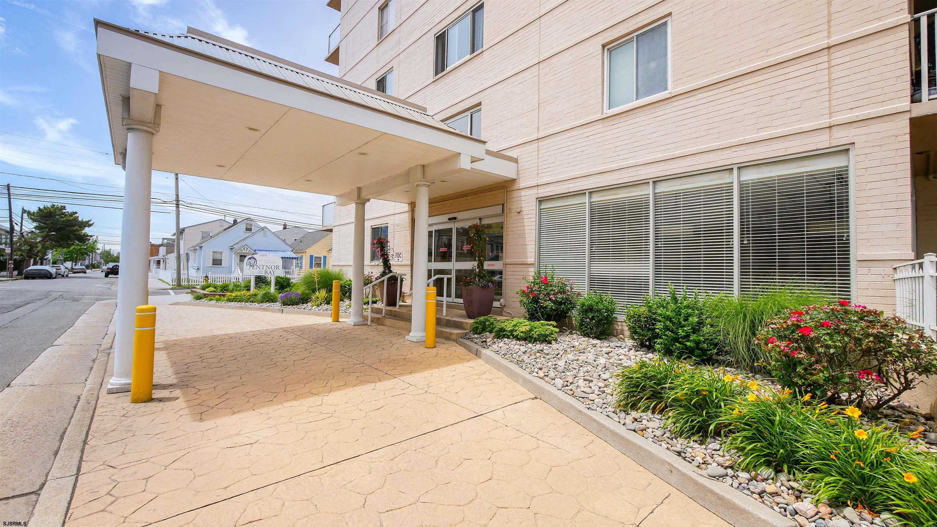 6101 Monmouth Ave Unit: 703