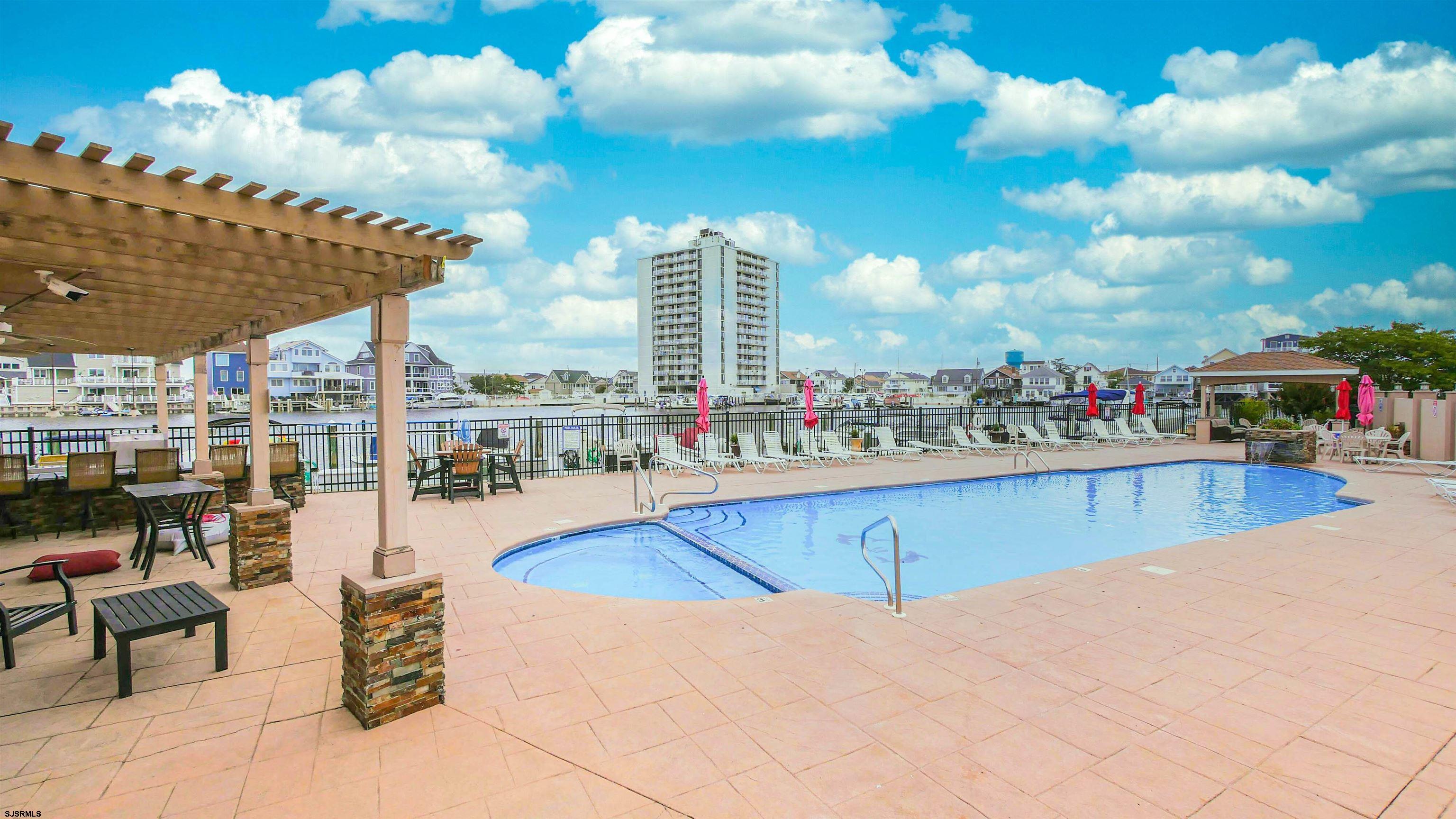 6101 Monmouth Ave Unit: 703