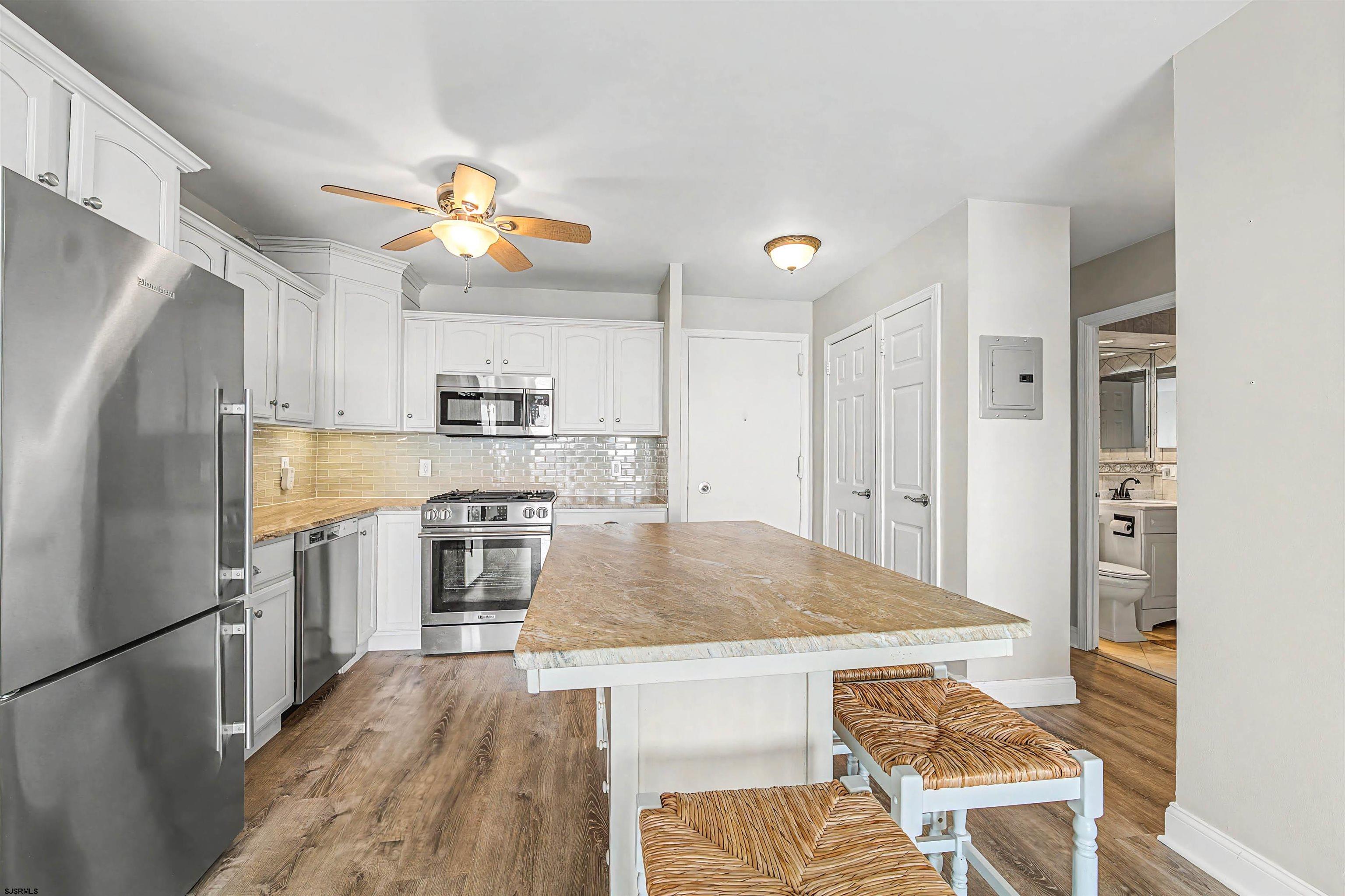 6101 Monmouth Ave Unit: 703