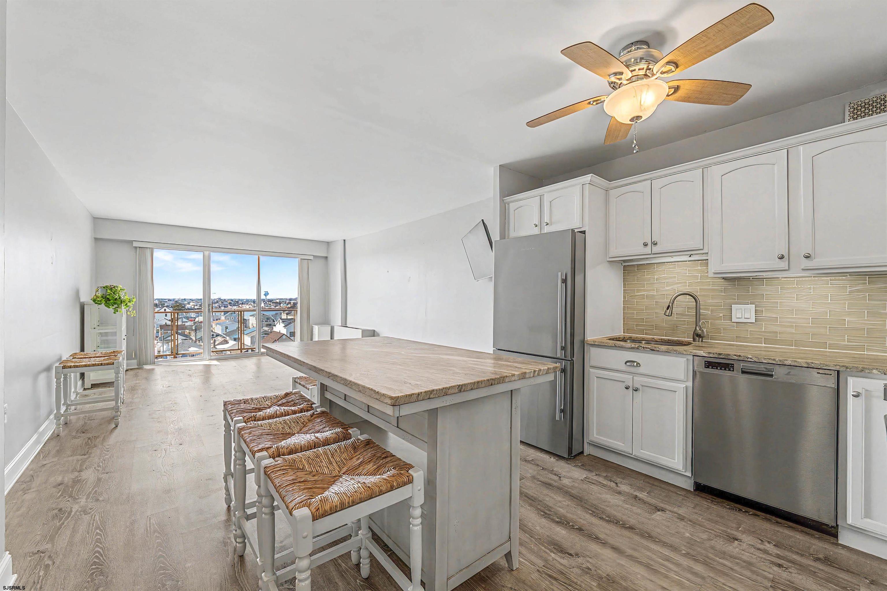 6101 Monmouth Ave Unit: 703