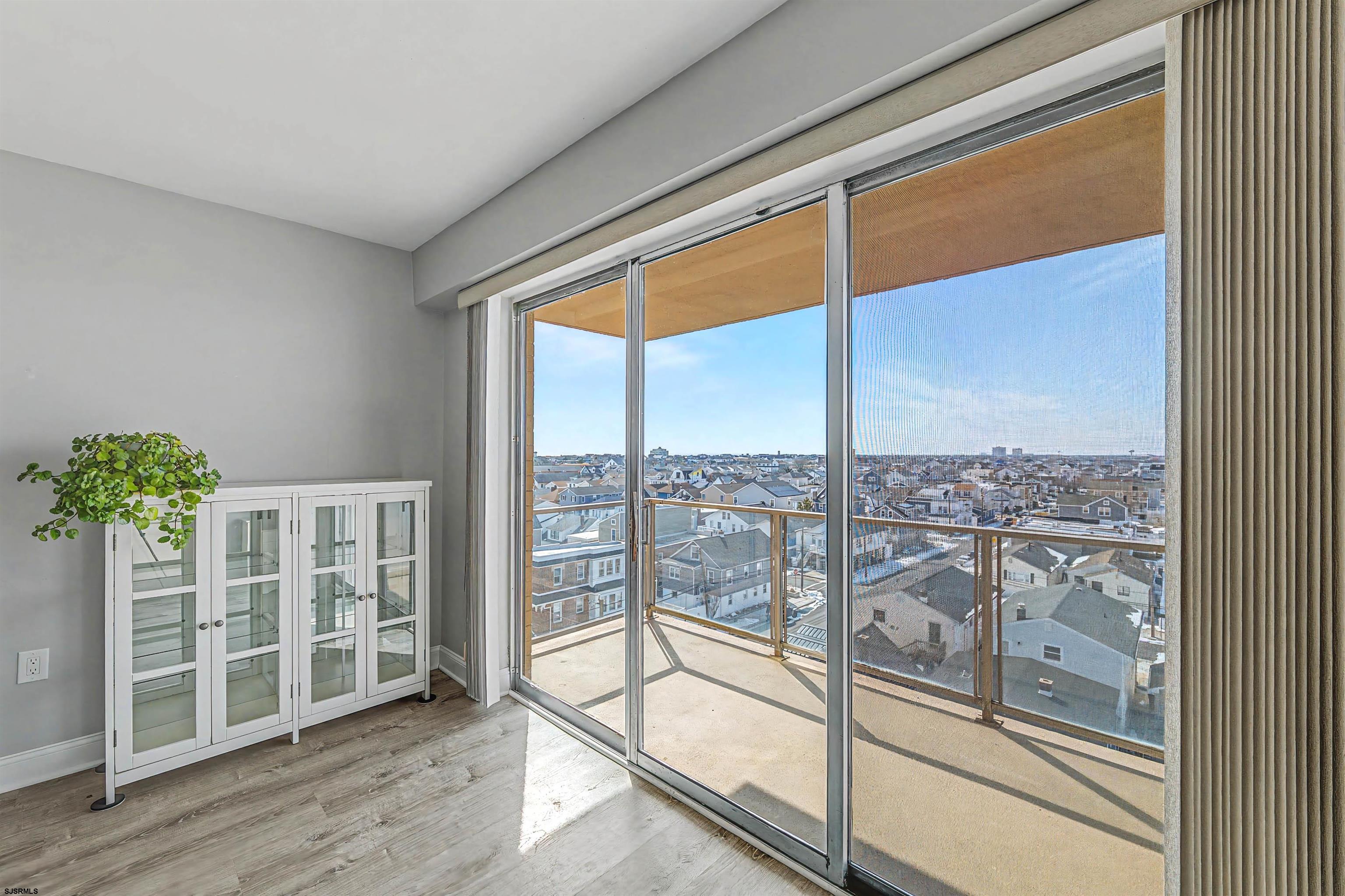 6101 Monmouth Ave Unit: 703