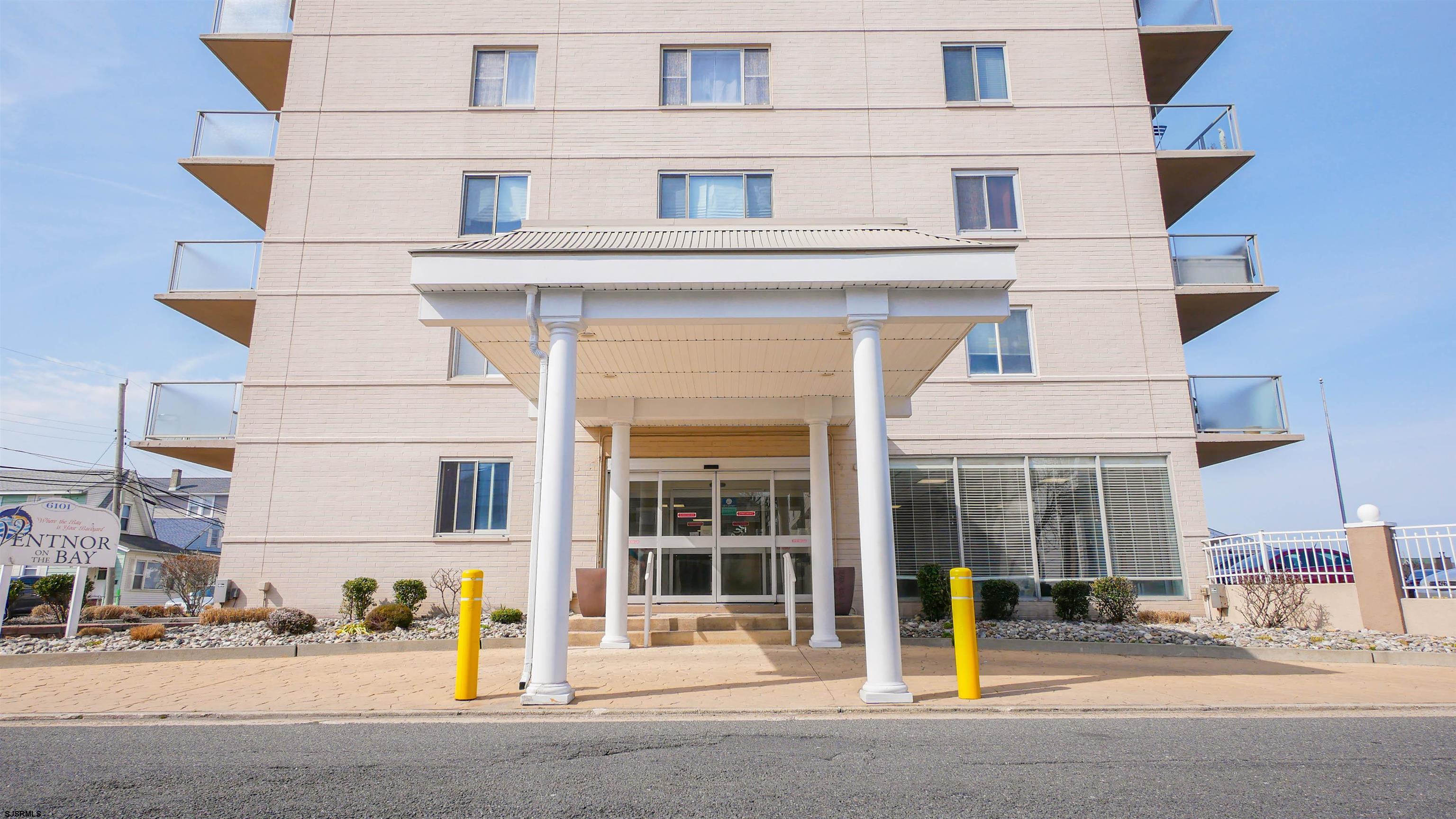 6101 Monmouth Ave Unit: 703