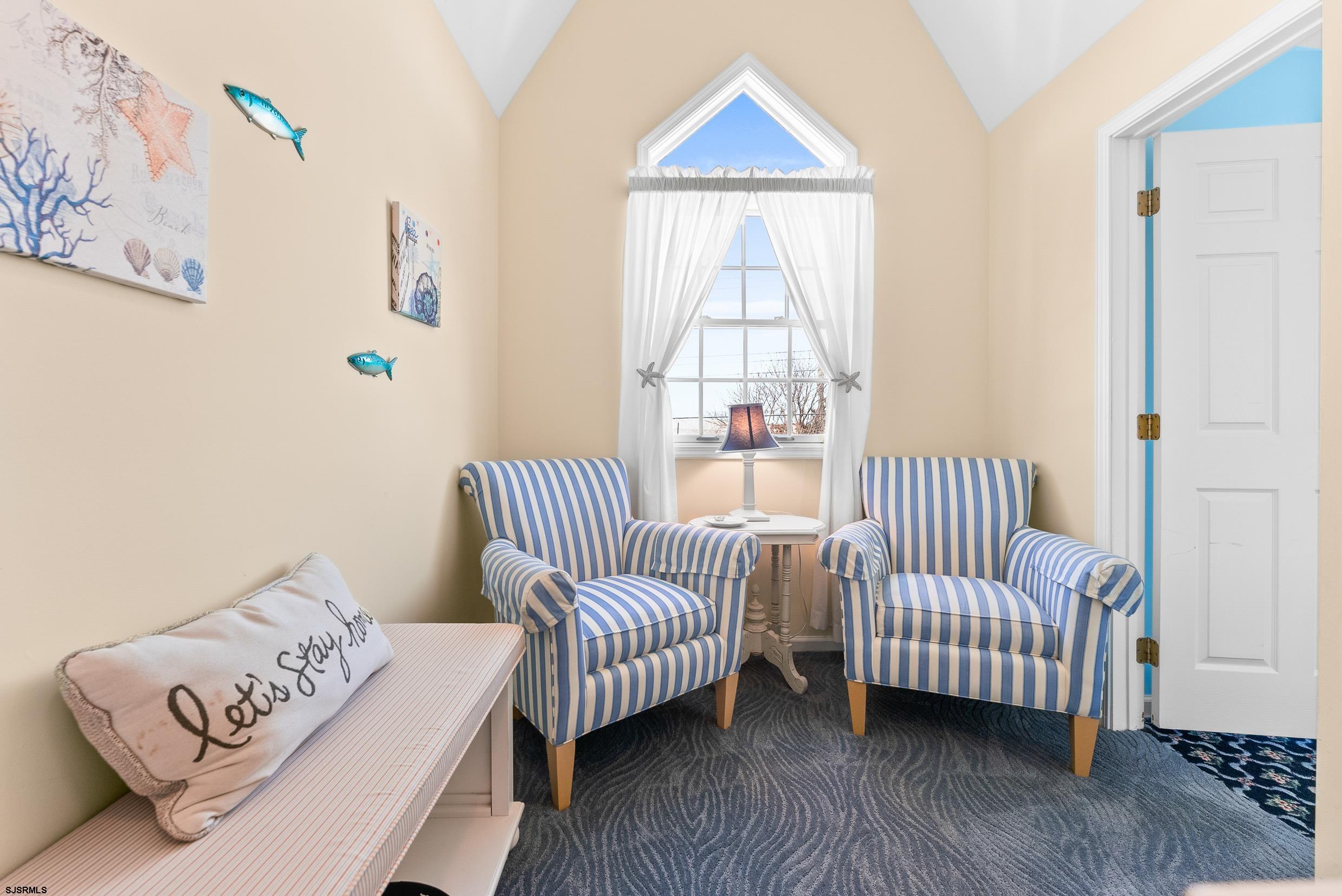 2537 Bay Ave
