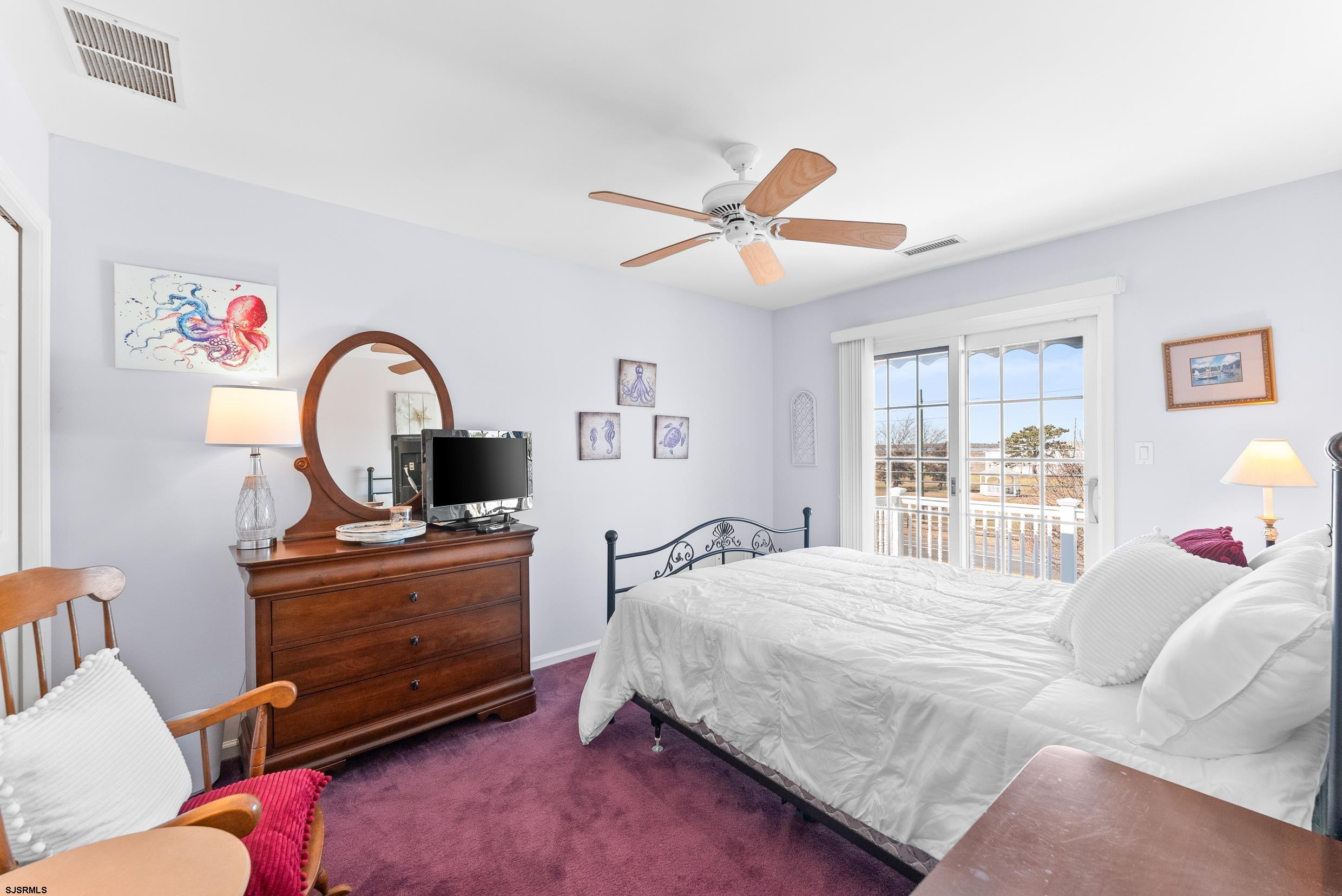2537 Bay Ave