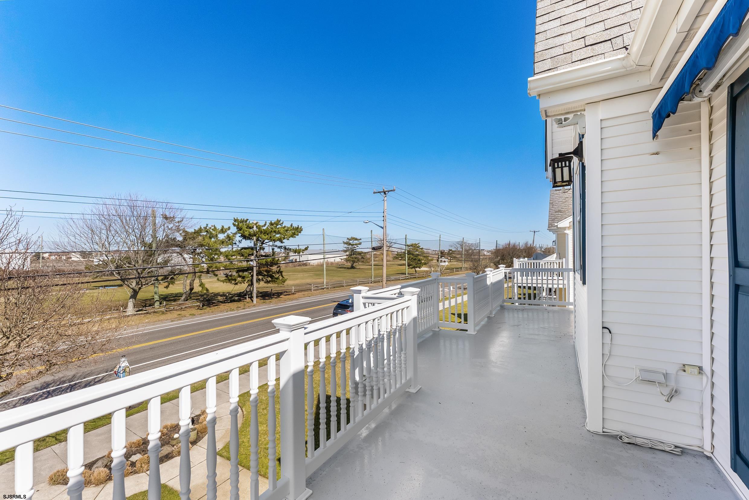 2537 Bay Ave