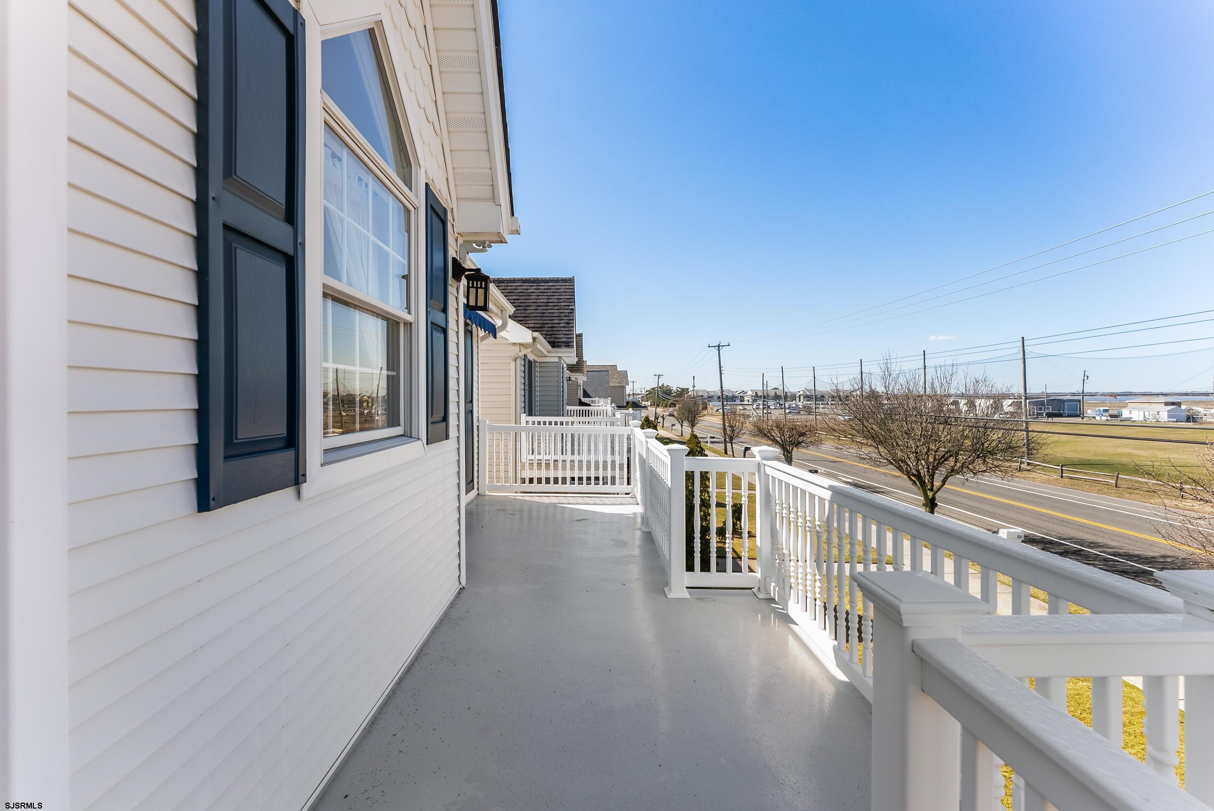 2537 Bay Ave
