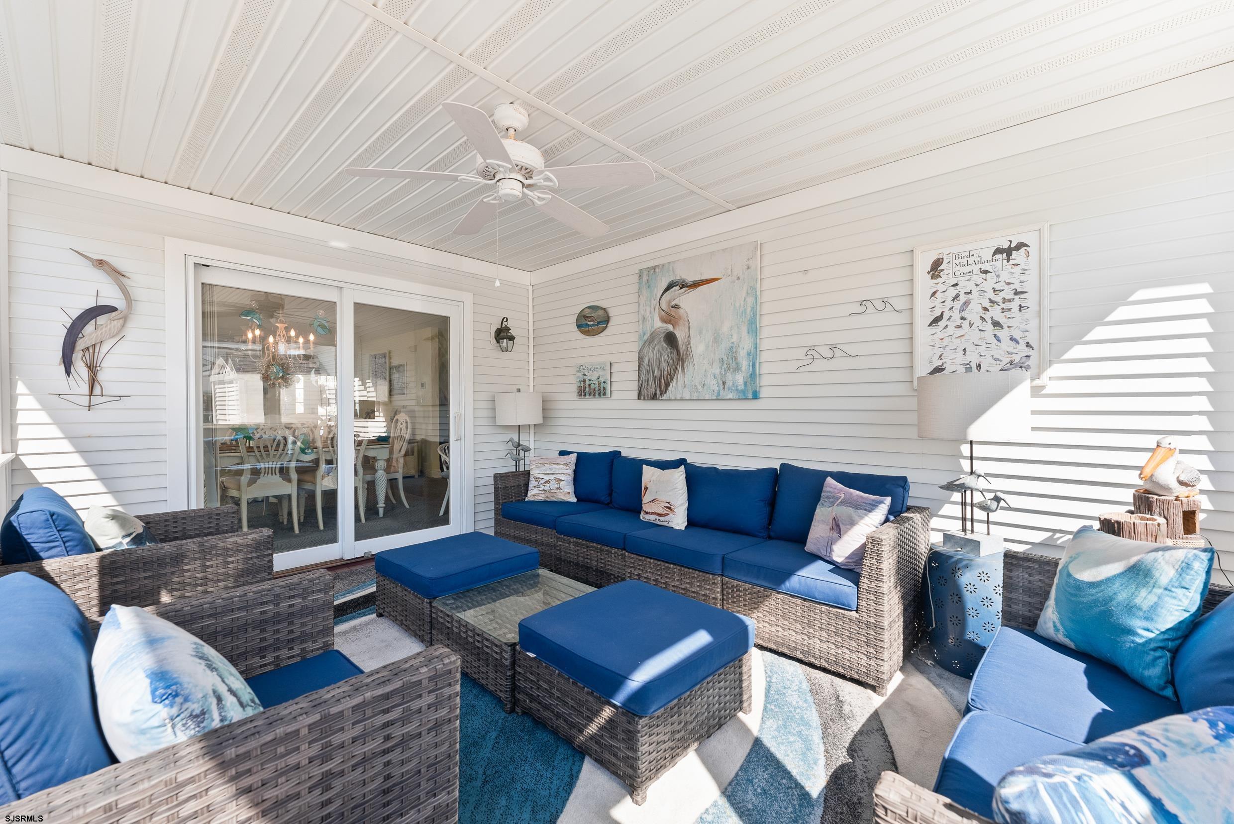 2537 Bay Ave