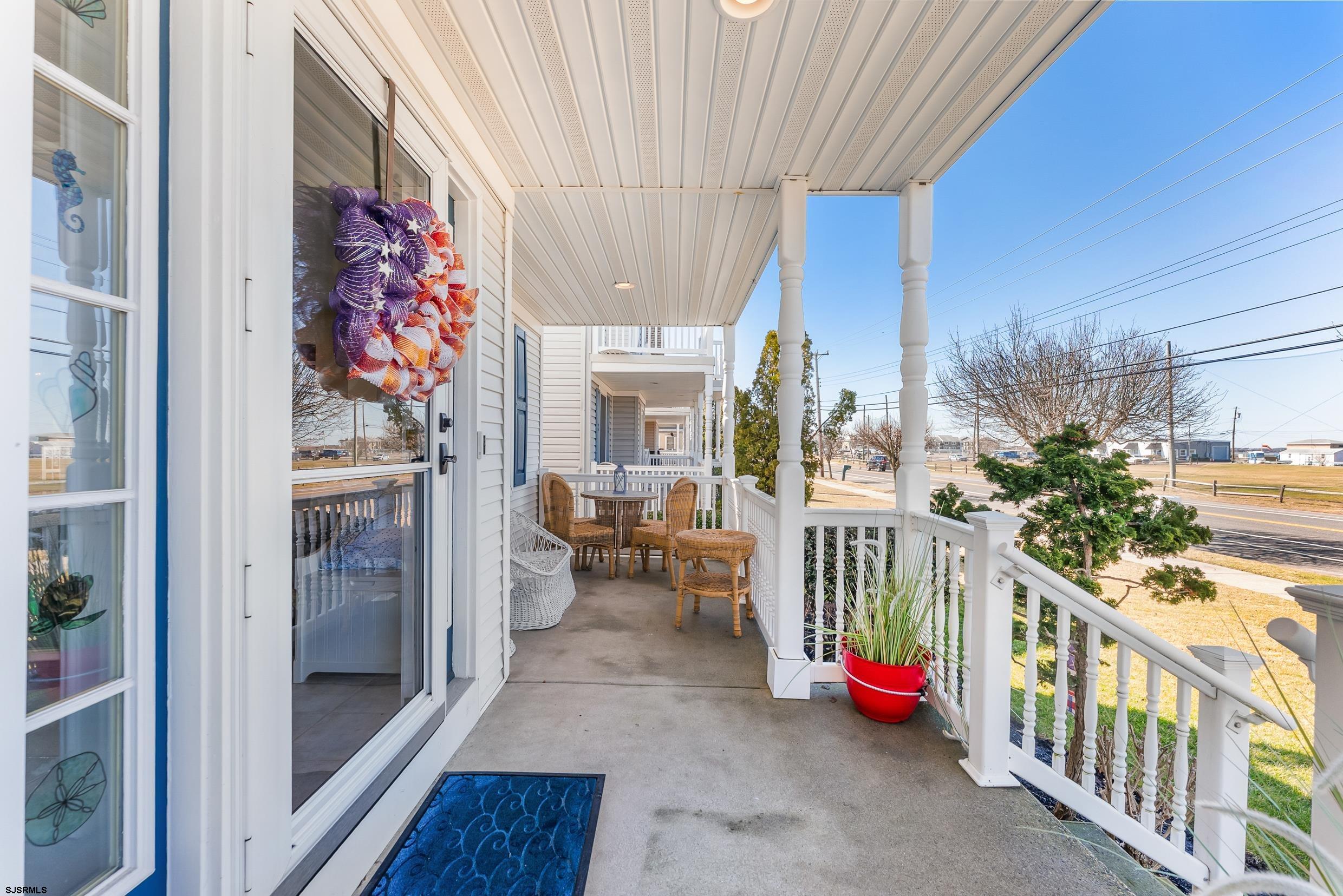 2537 Bay Ave