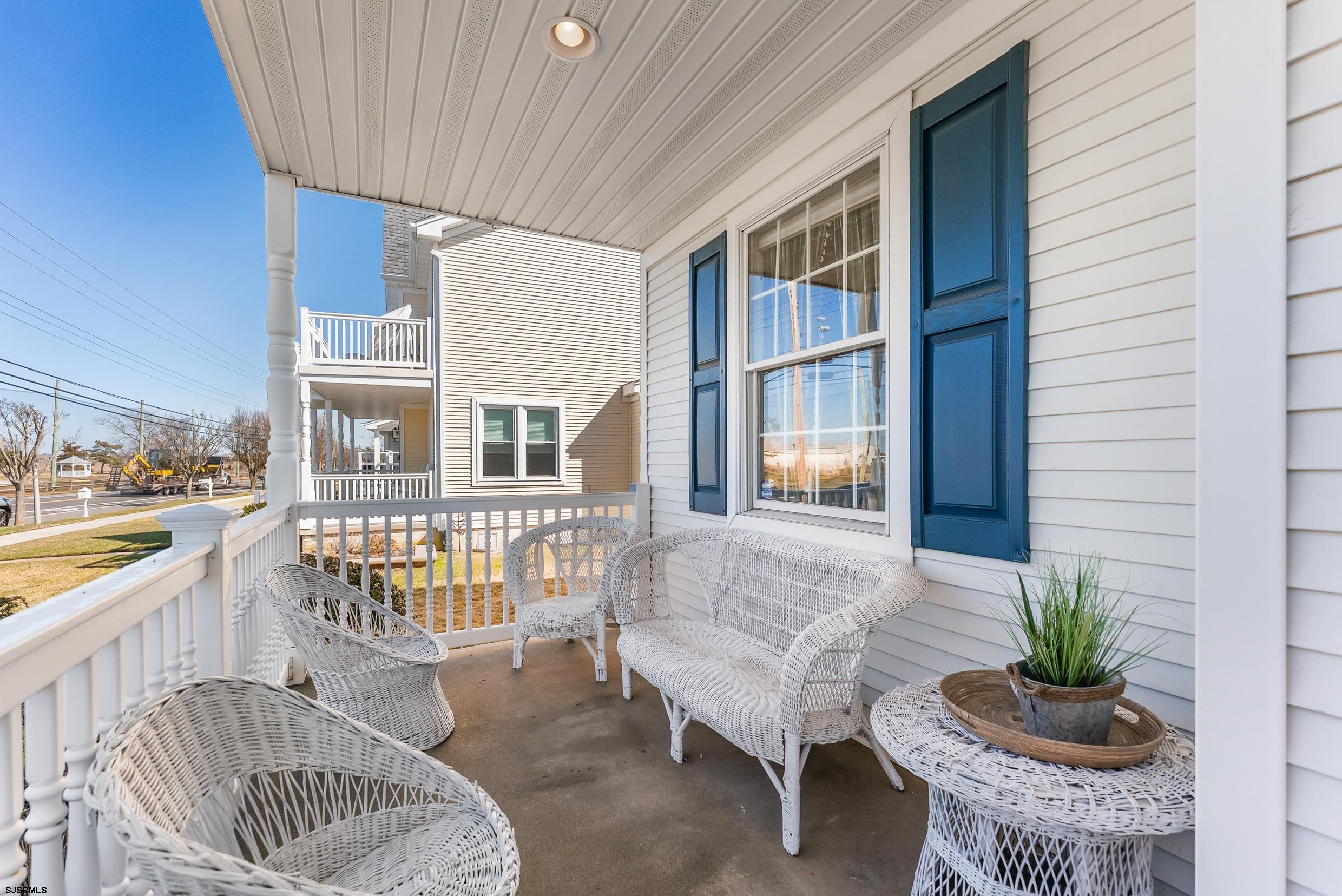 2537 Bay Ave