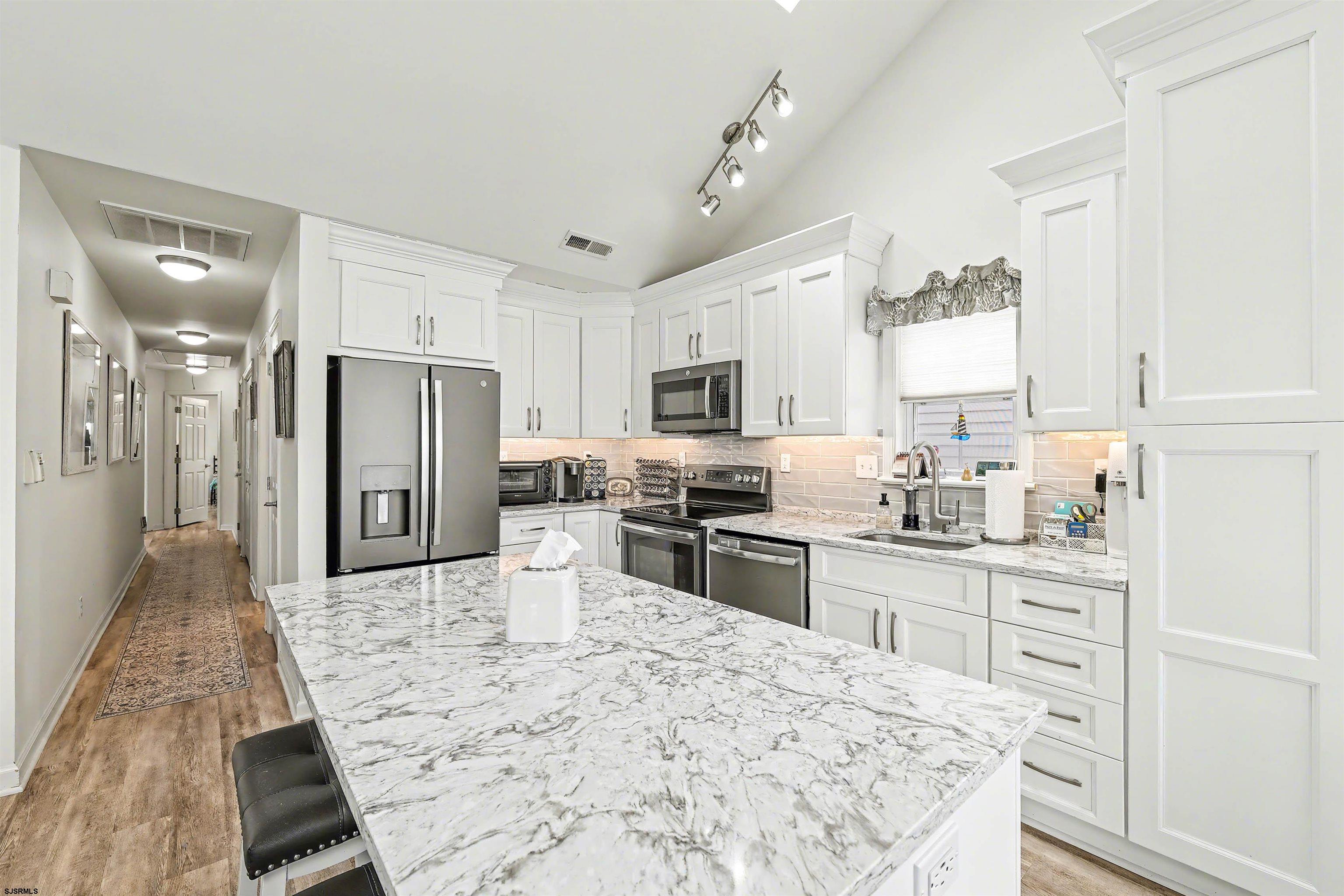 310 Roosevelt Blvd Unit: 2