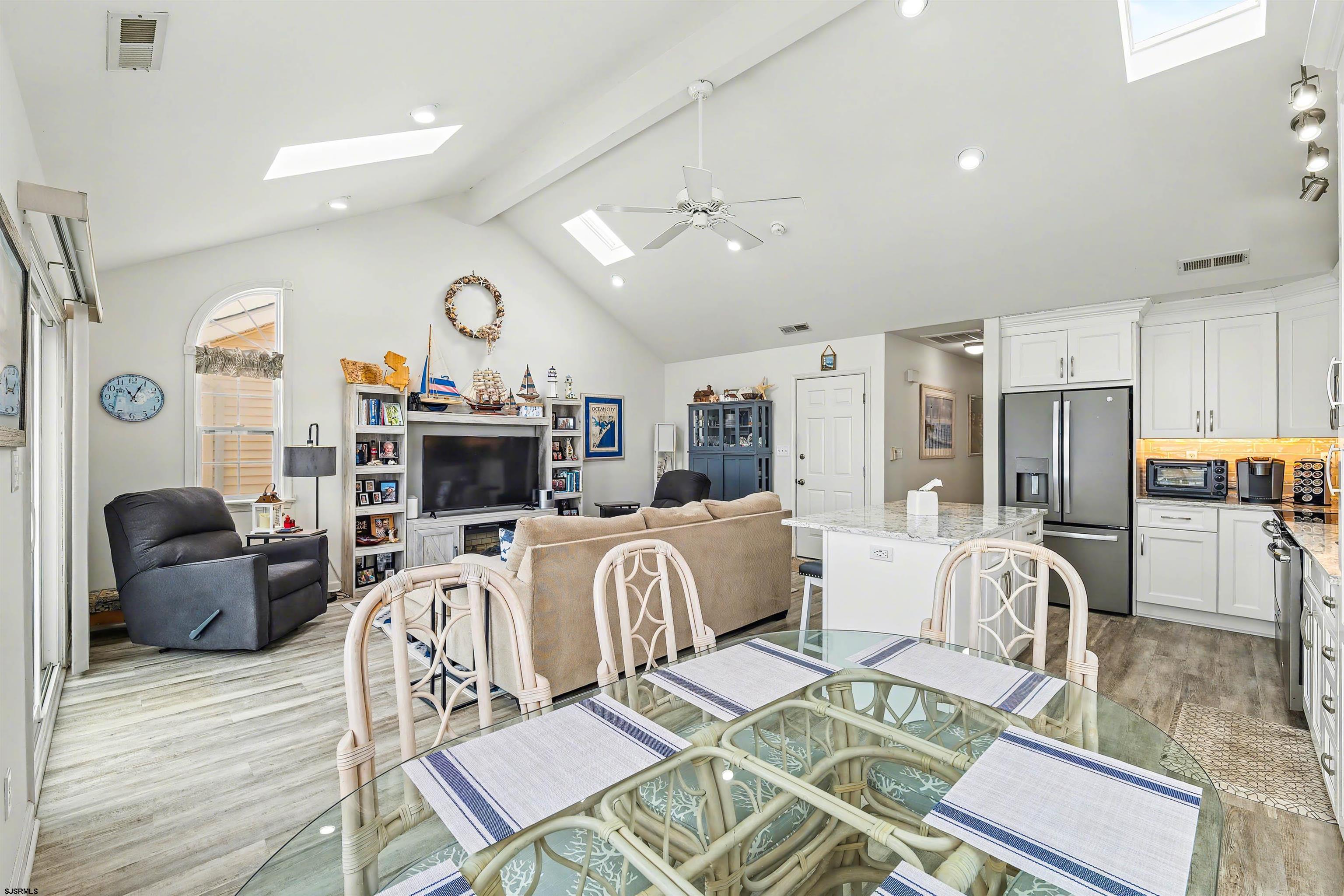 310 Roosevelt Blvd Unit: 2