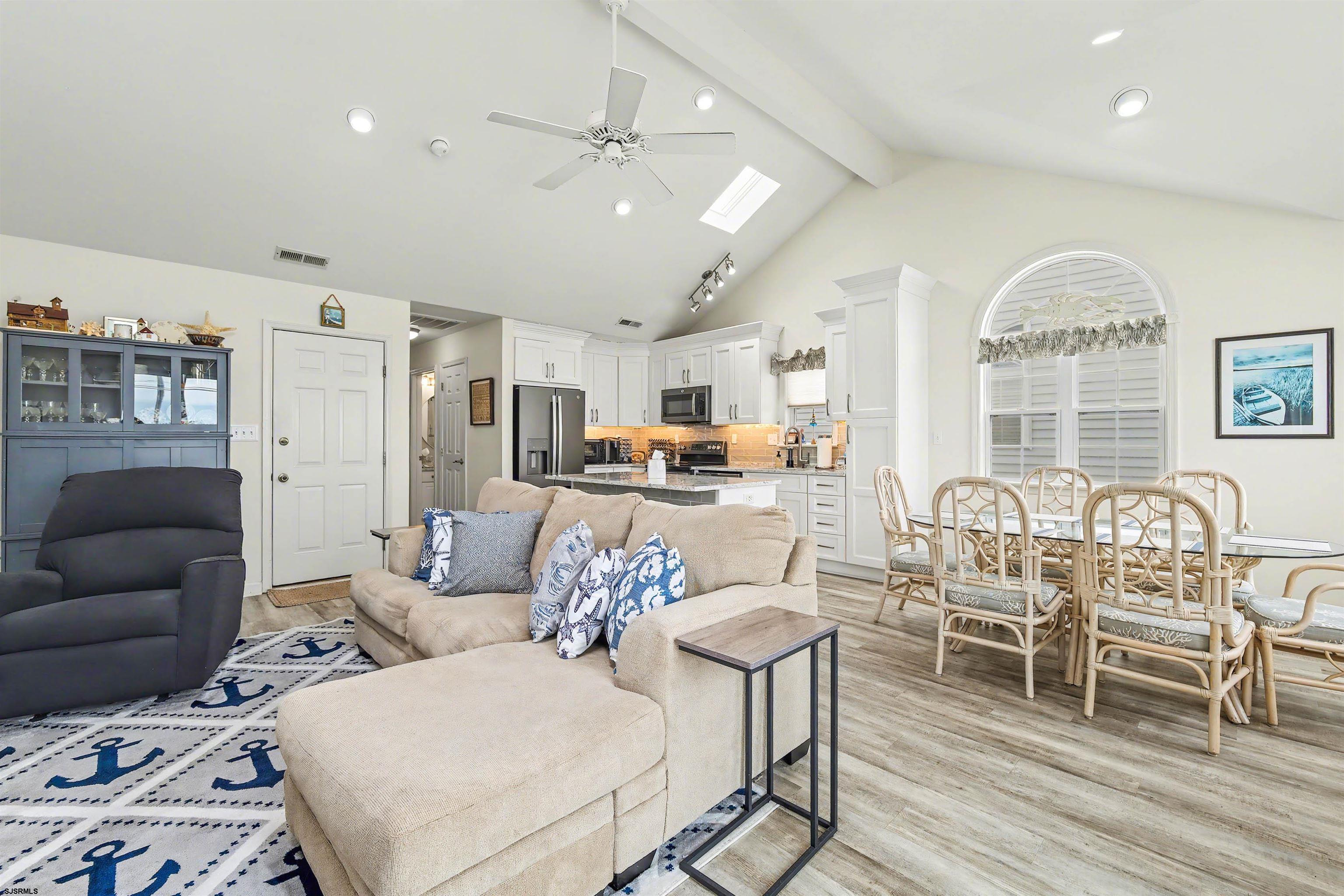 310 Roosevelt Blvd Unit: 2