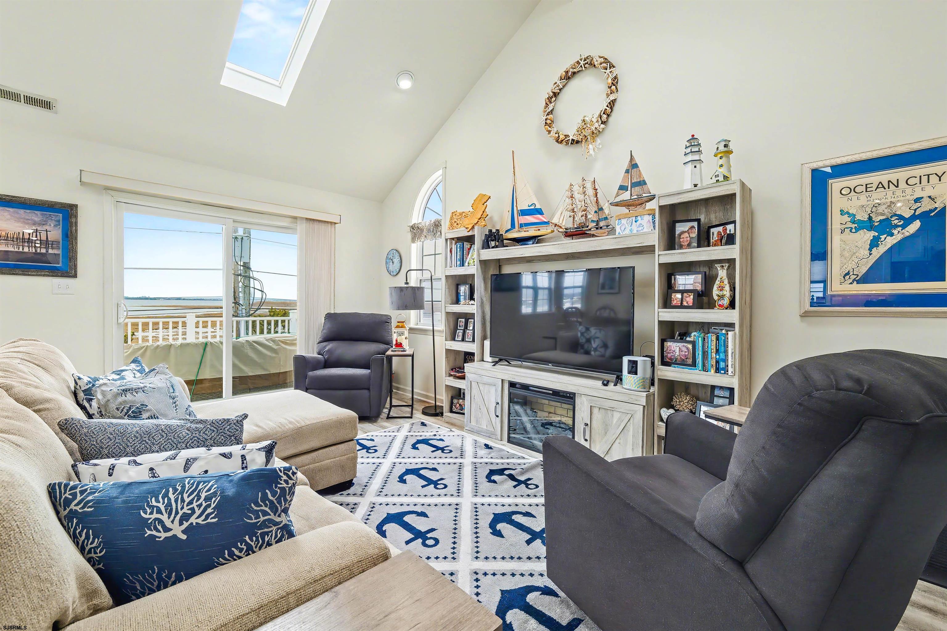 310 Roosevelt Blvd Unit: 2